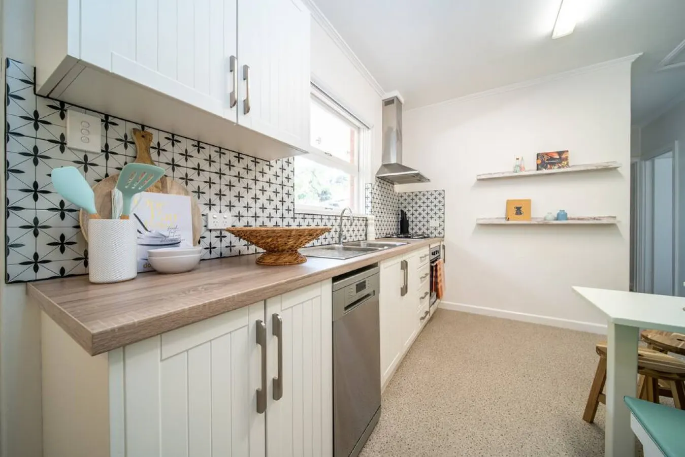 Surfs Up @ Somerton Park: Coastal Courtyard Stay 11