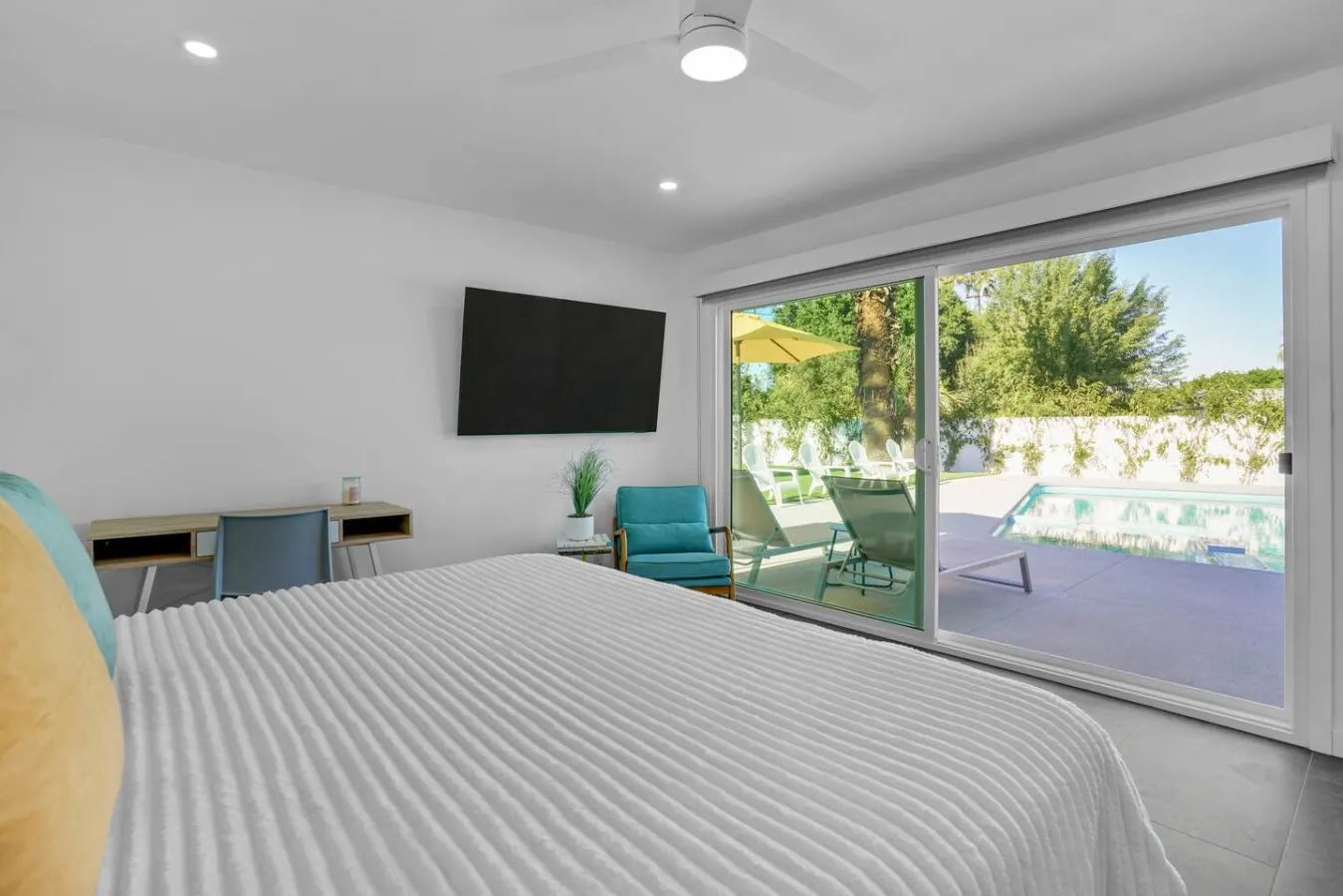 Shadow Mountain: Luxury Mid-Century home & Casita 18