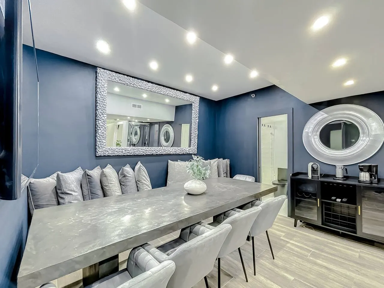 SoBe Oceanfront 3 Room Ocean Drive 2