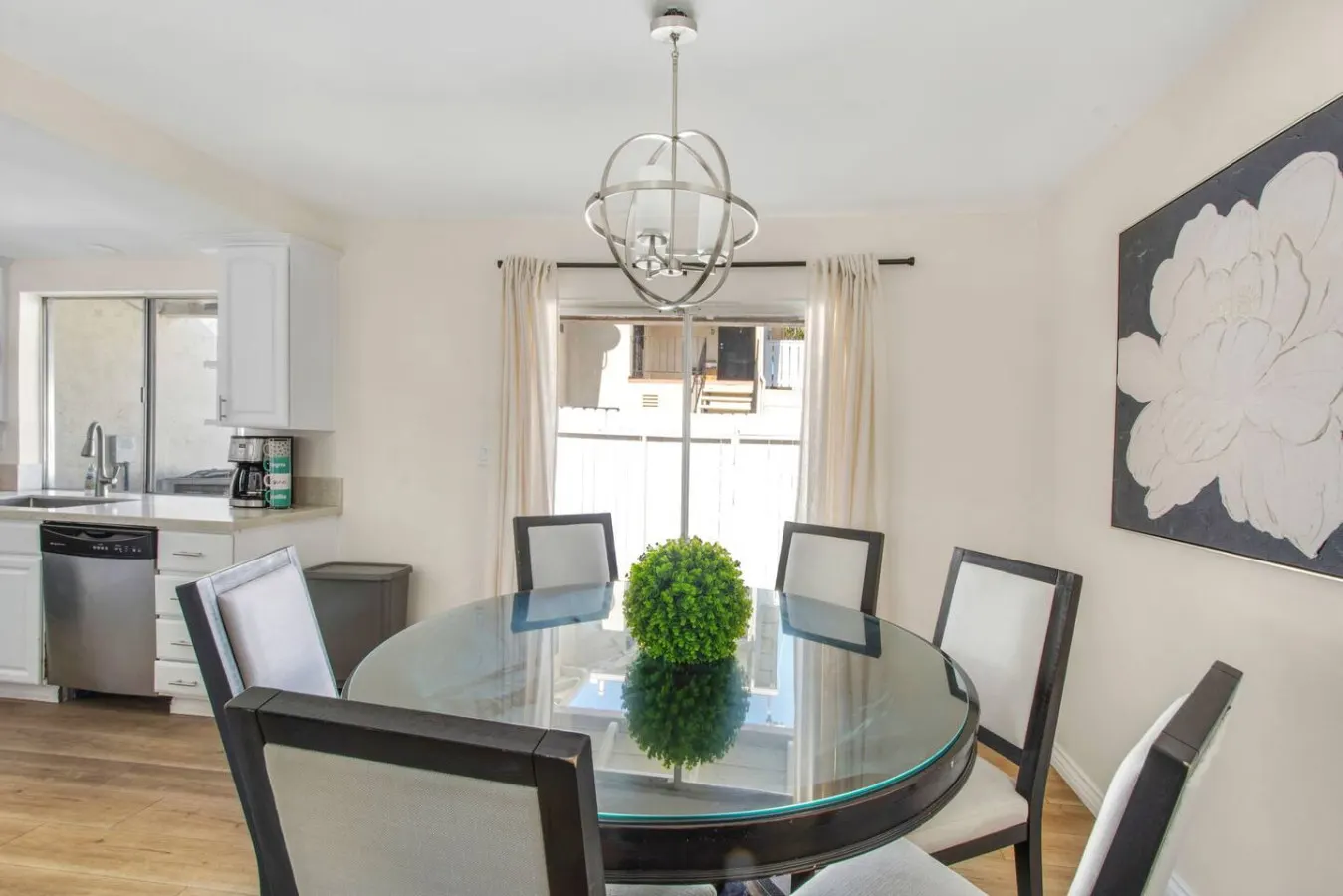 3Bd/2Bth Close To Shopping Freeway Theme Parks 11
