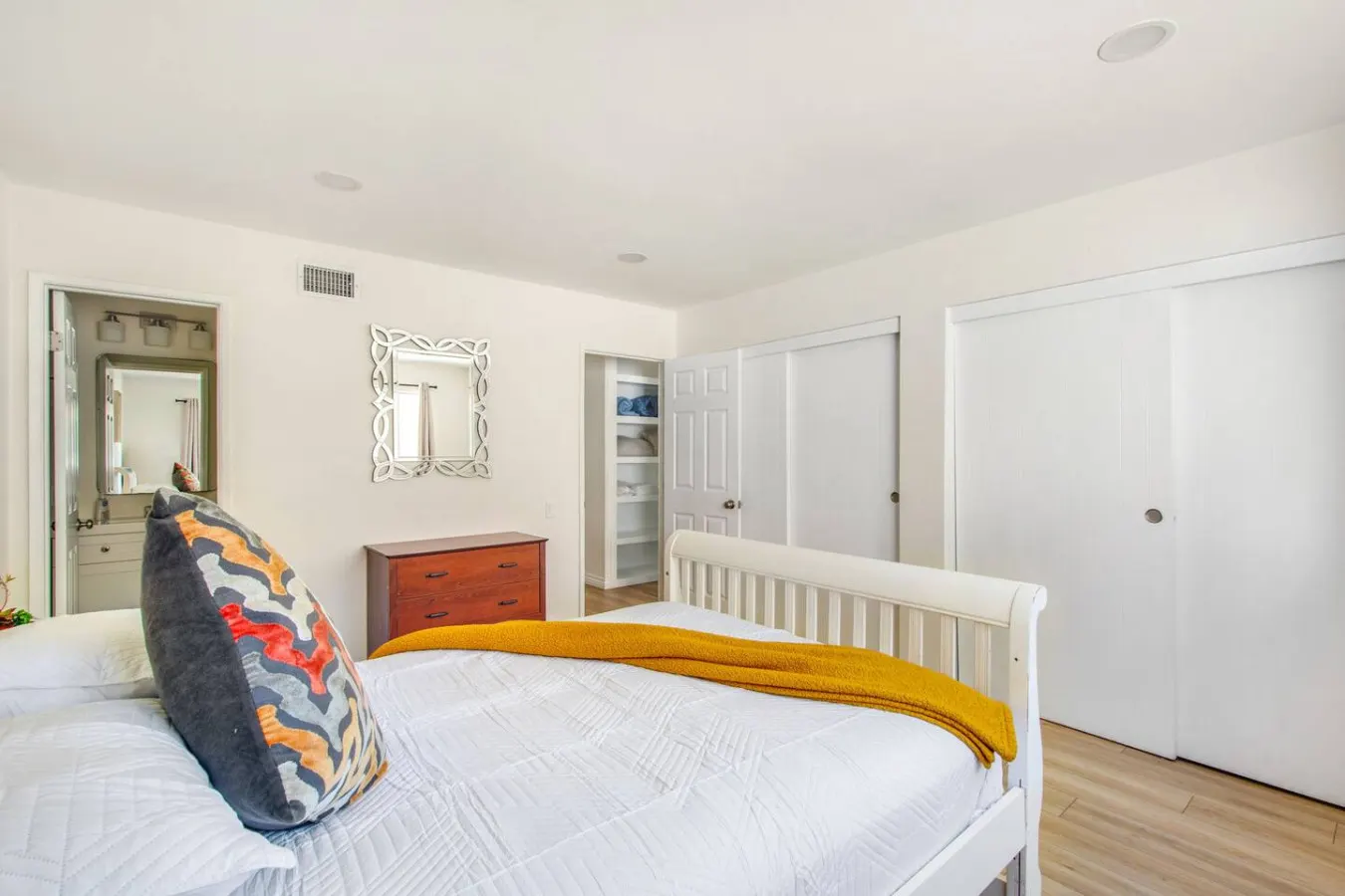 3Bd/2Bth Close To Shopping Freeway Theme Parks 13