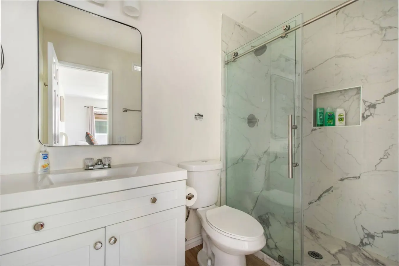 3Bd/2Bth Close To Shopping Freeway Theme Parks 14