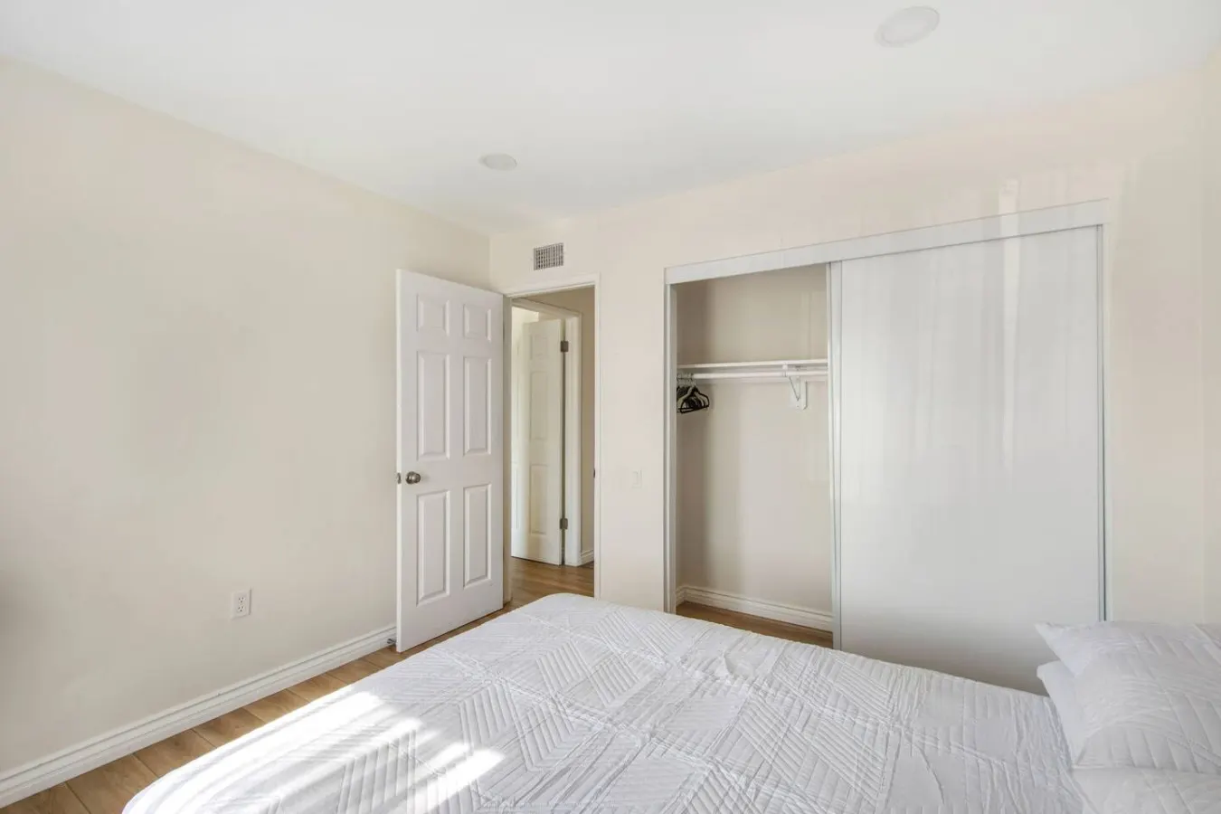 3Bd/2Bth Close To Shopping Freeway Theme Parks 18