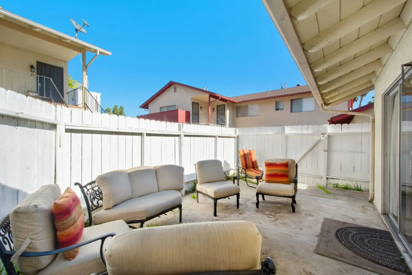 3Bd/2Bth Close To Shopping | Freeway | Theme Parks — photo 5