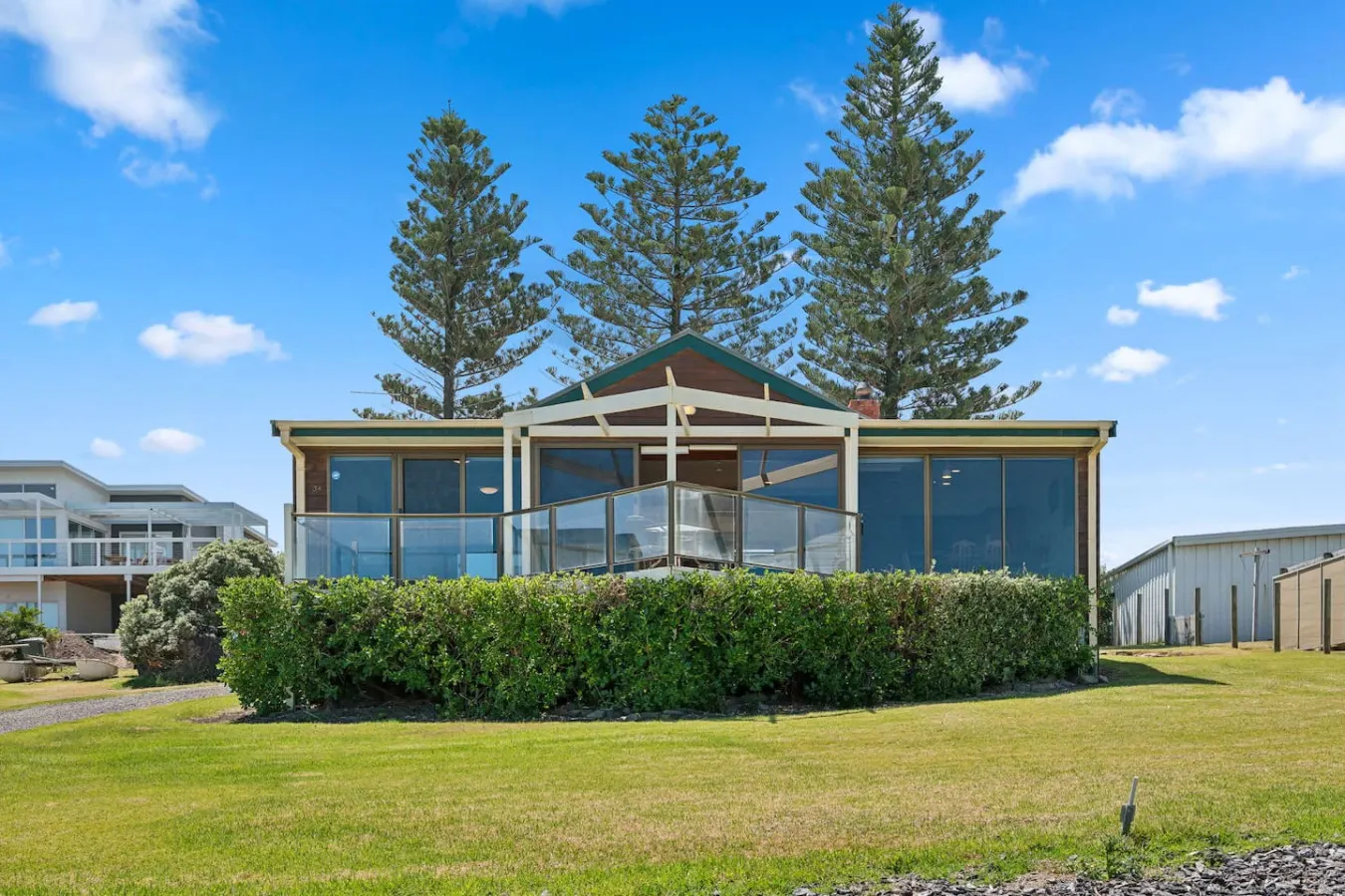 Norfolks Beachfront Cottage—Simple Seaside Living — photo 4