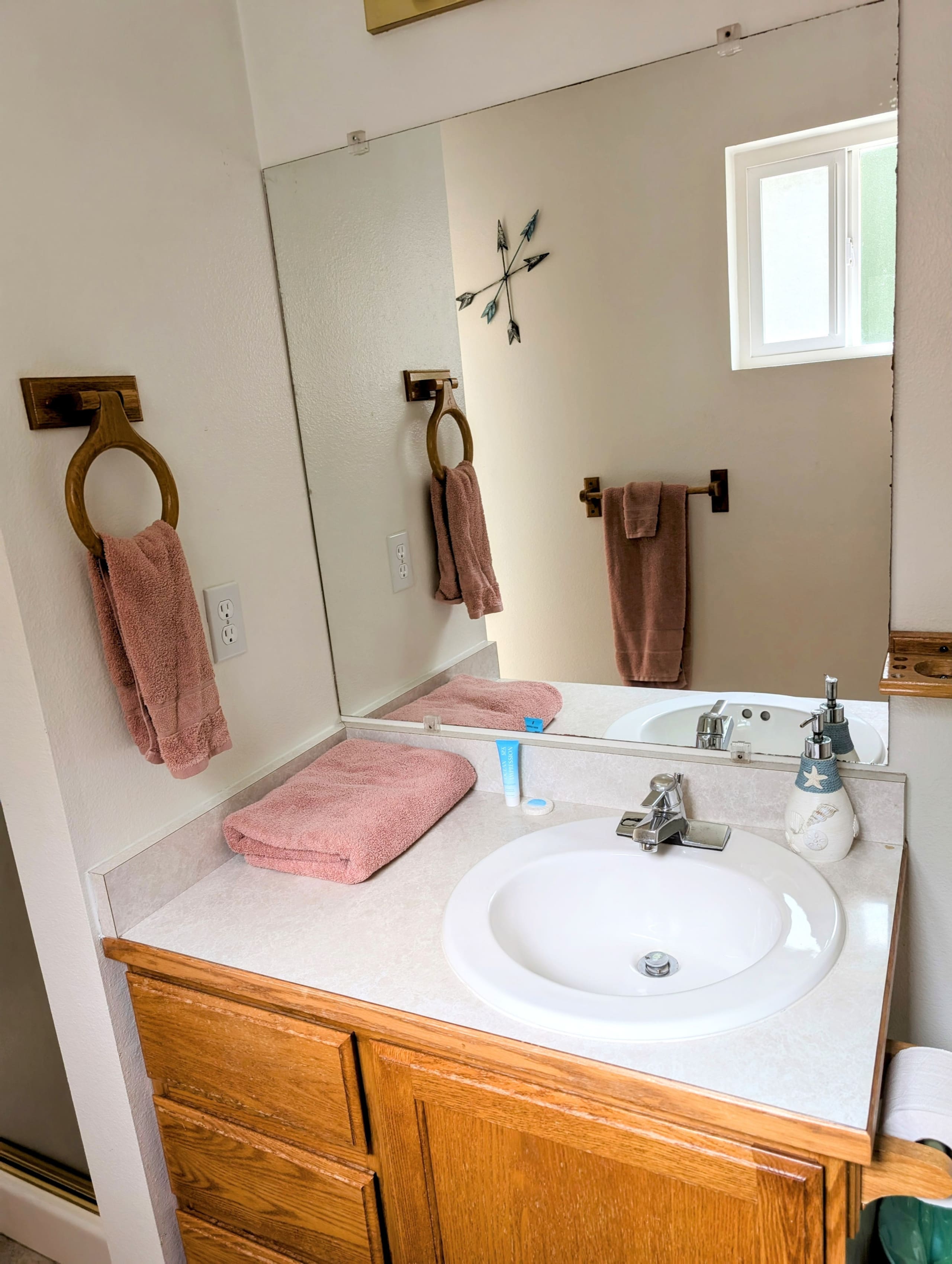 Hummingbird Vista-Scenic Views/Hot Tub/Newly Paved 28