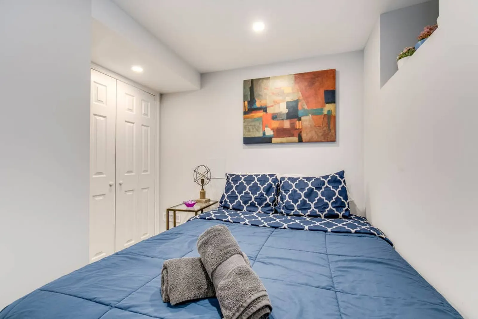 Stunning 1BR Suite - Near Downtown! 13
