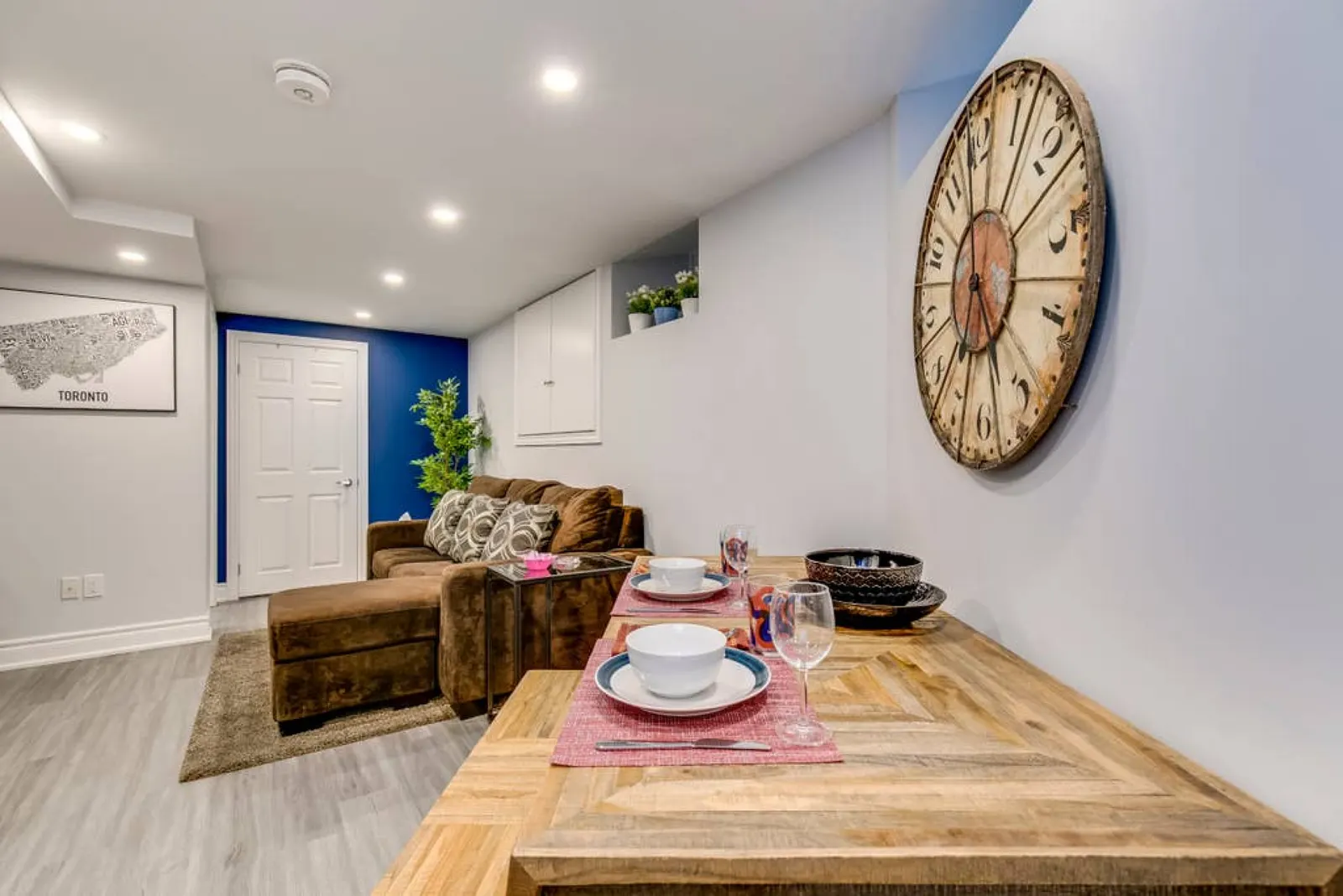 Stunning 1BR Suite - Near Downtown! 18