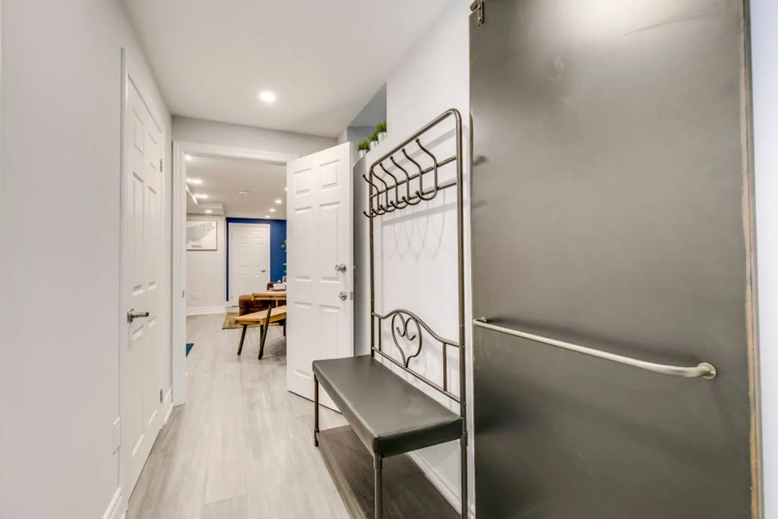 Stunning 1BR Suite - Near Downtown! 6