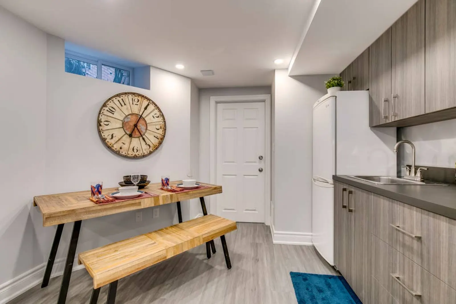 Stunning 1BR Suite - Near Downtown! 8