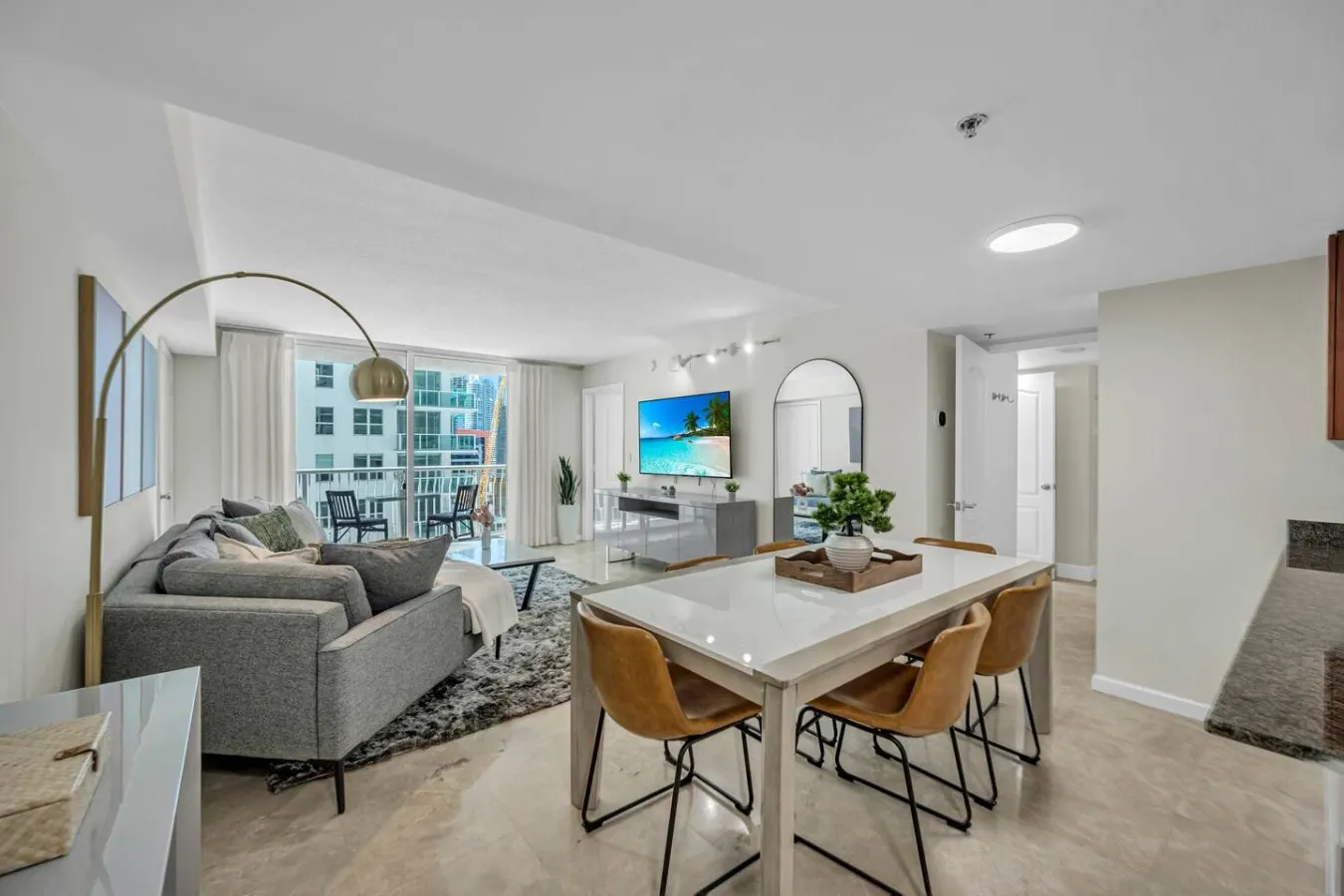 Sky-High Brickell 2BR/2BA Balcony & Views 2