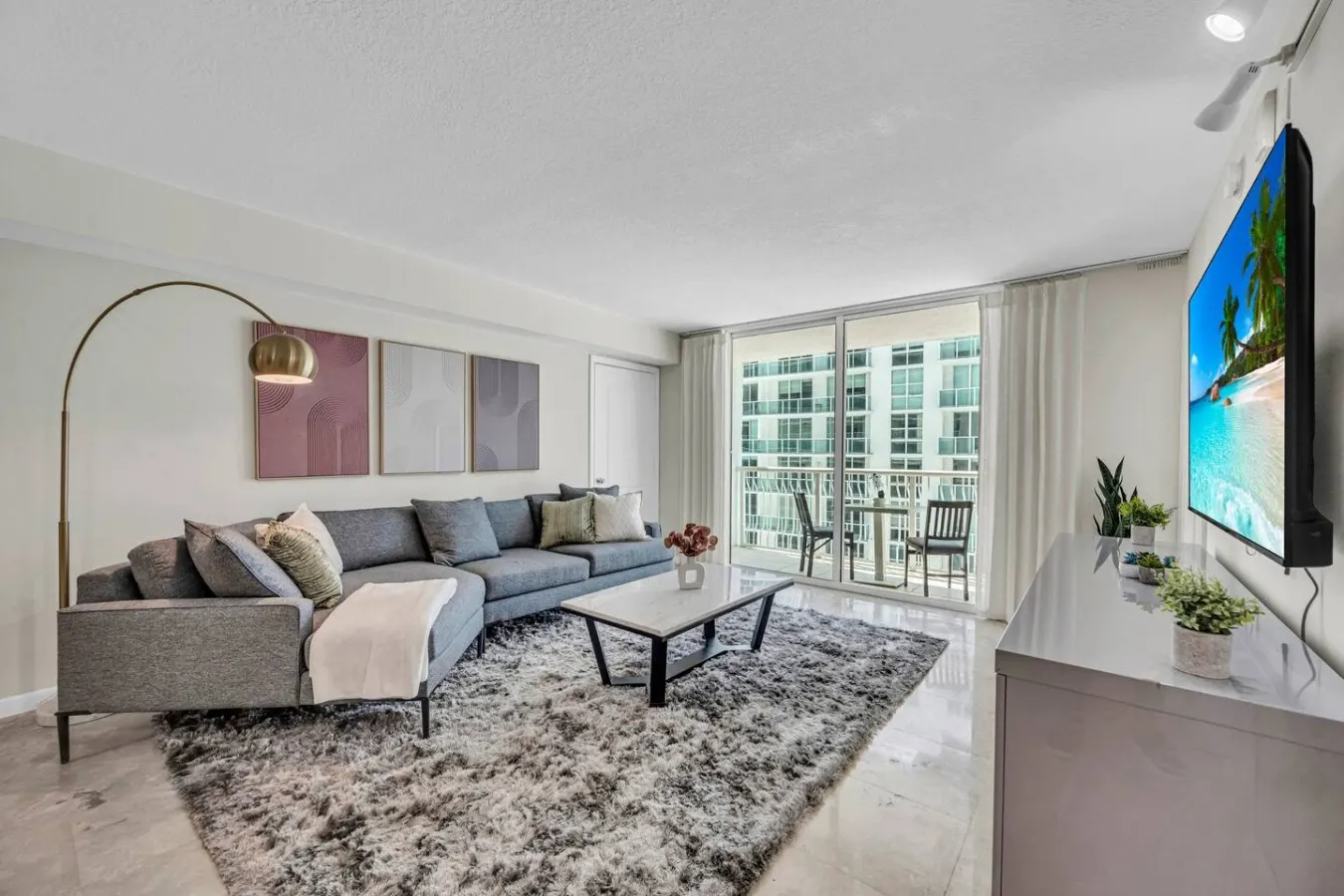 Sky-High Brickell 2BR/2BA Balcony & Views 9