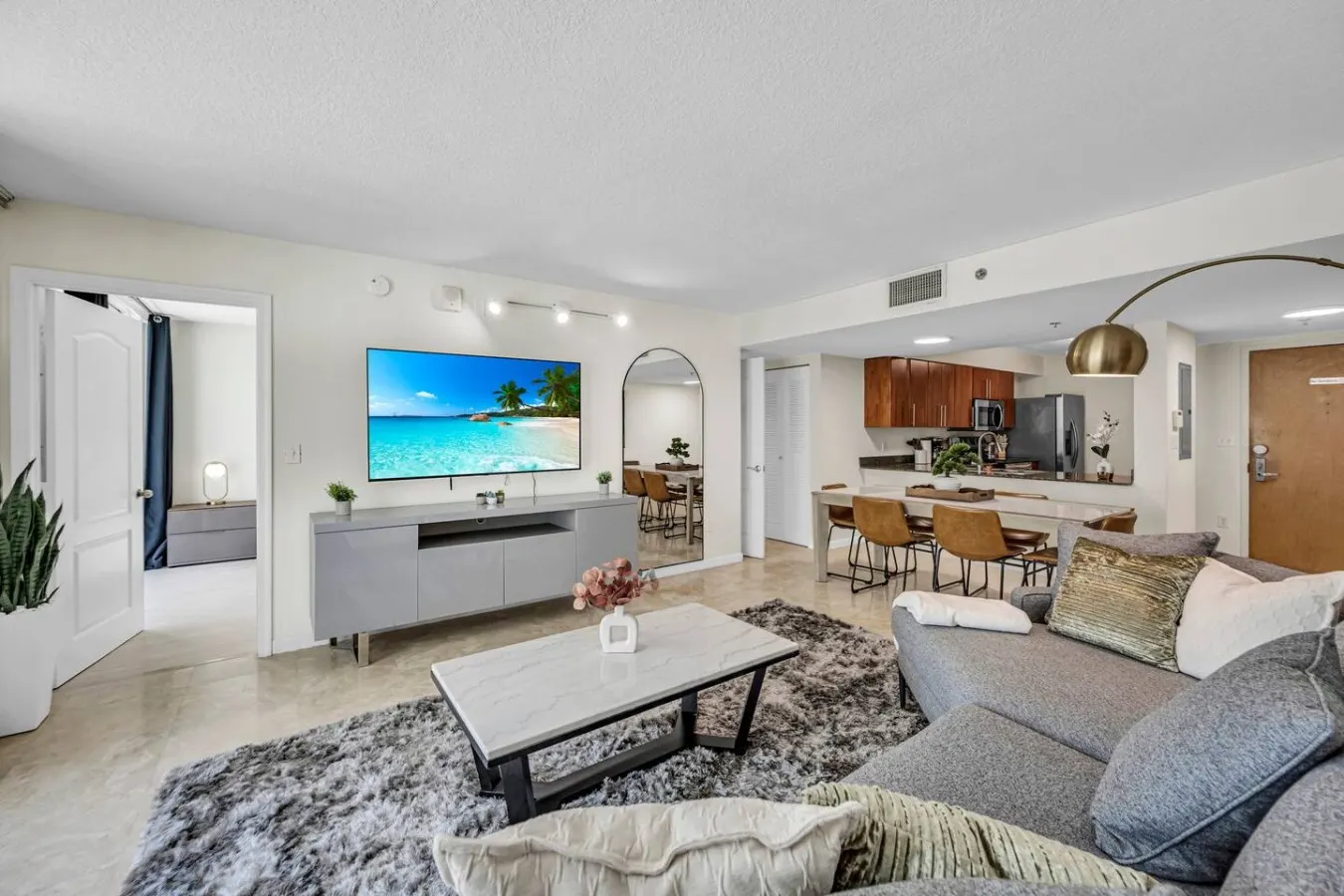 Sky-High Brickell 2BR/2BA Balcony & Views 3