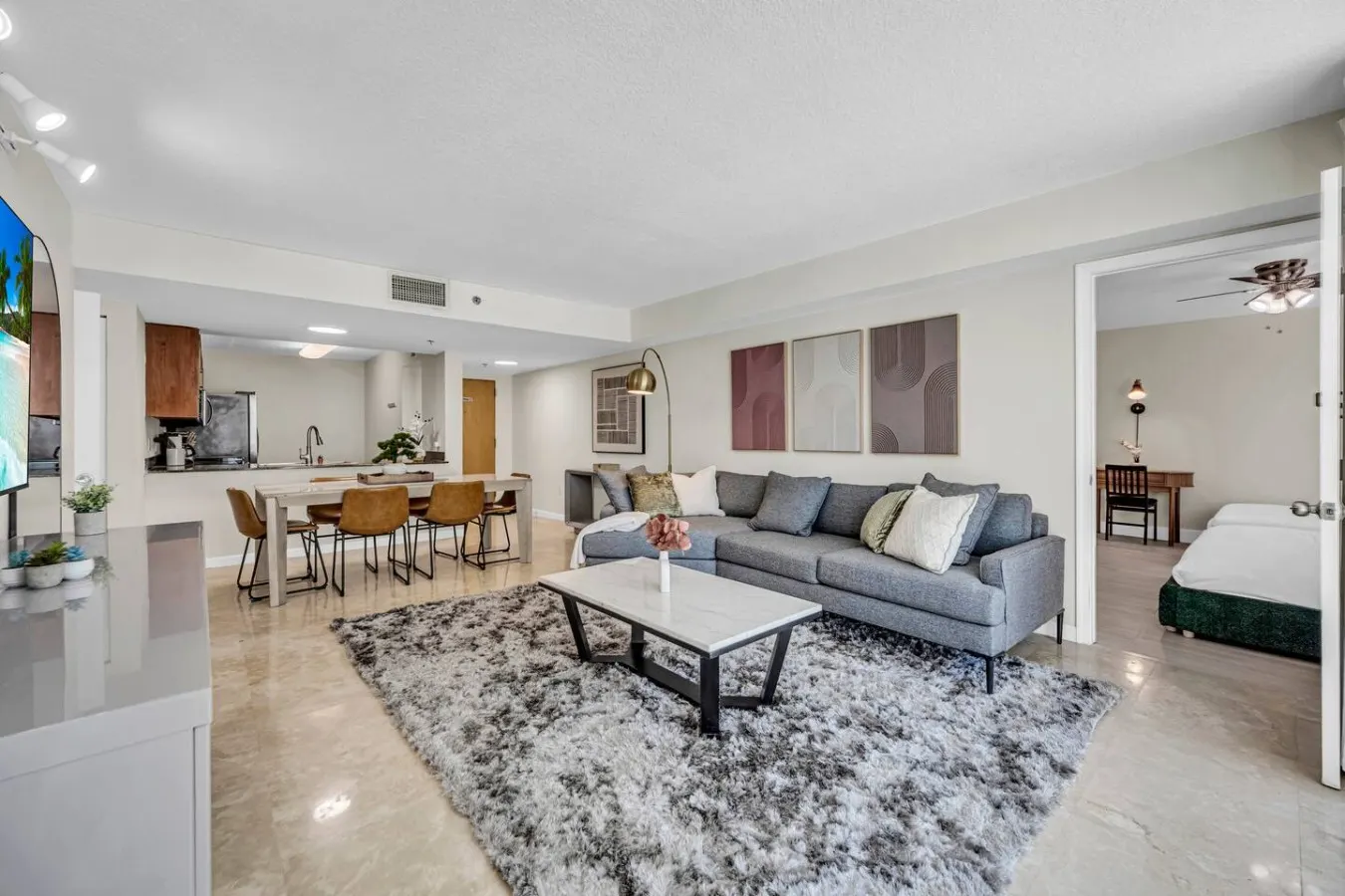 Sky-High Brickell 2BR/2BA Balcony & Views 6