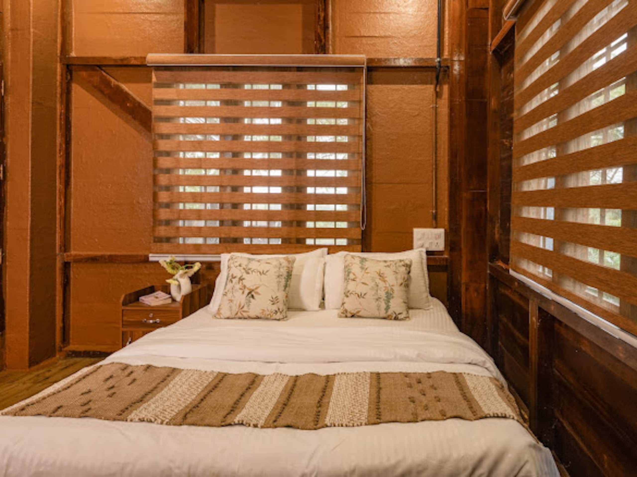 Cottage with backwater view in Kadamakkudy-Cochin 25