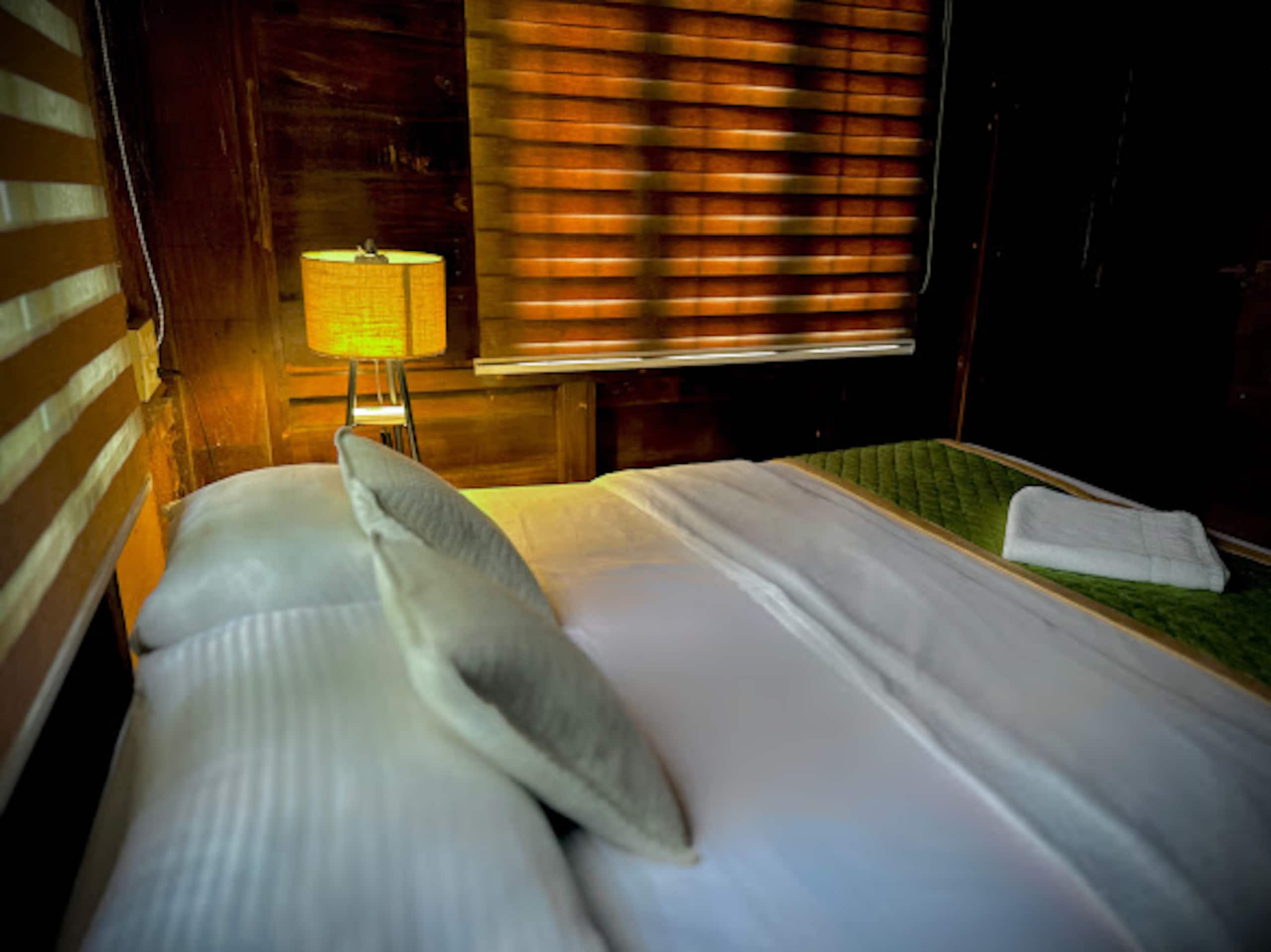 Cottage with backwater view in Kadamakkudy-Cochin 31