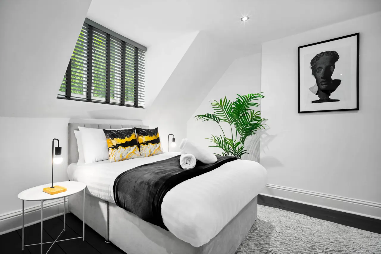 Stylish Apartment - Parking - Terrace - Wolverhampton 2