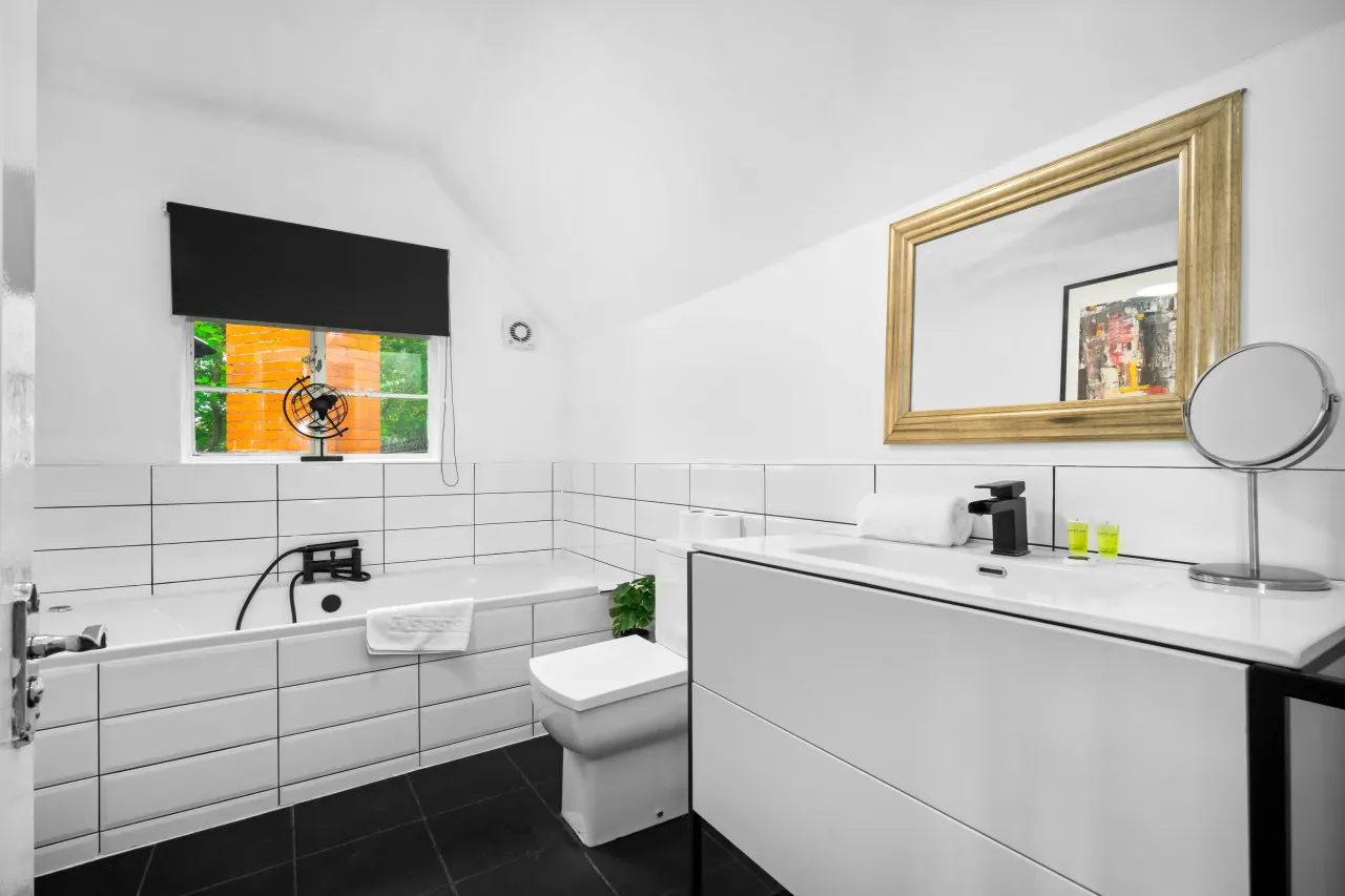 Stylish Apartment - Parking - Terrace - Wolverhampton 6