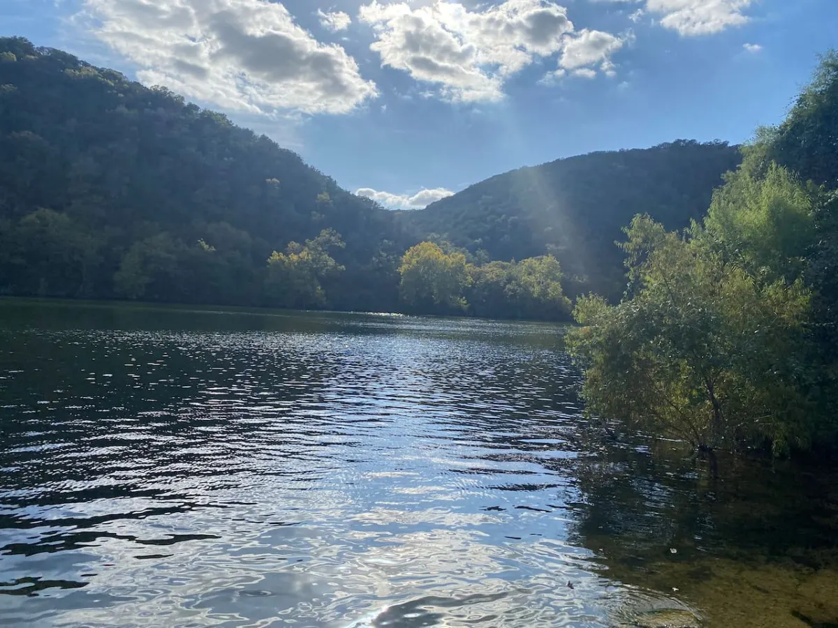 Austin Oasis Escape Walk to Lake Boat Launch 18