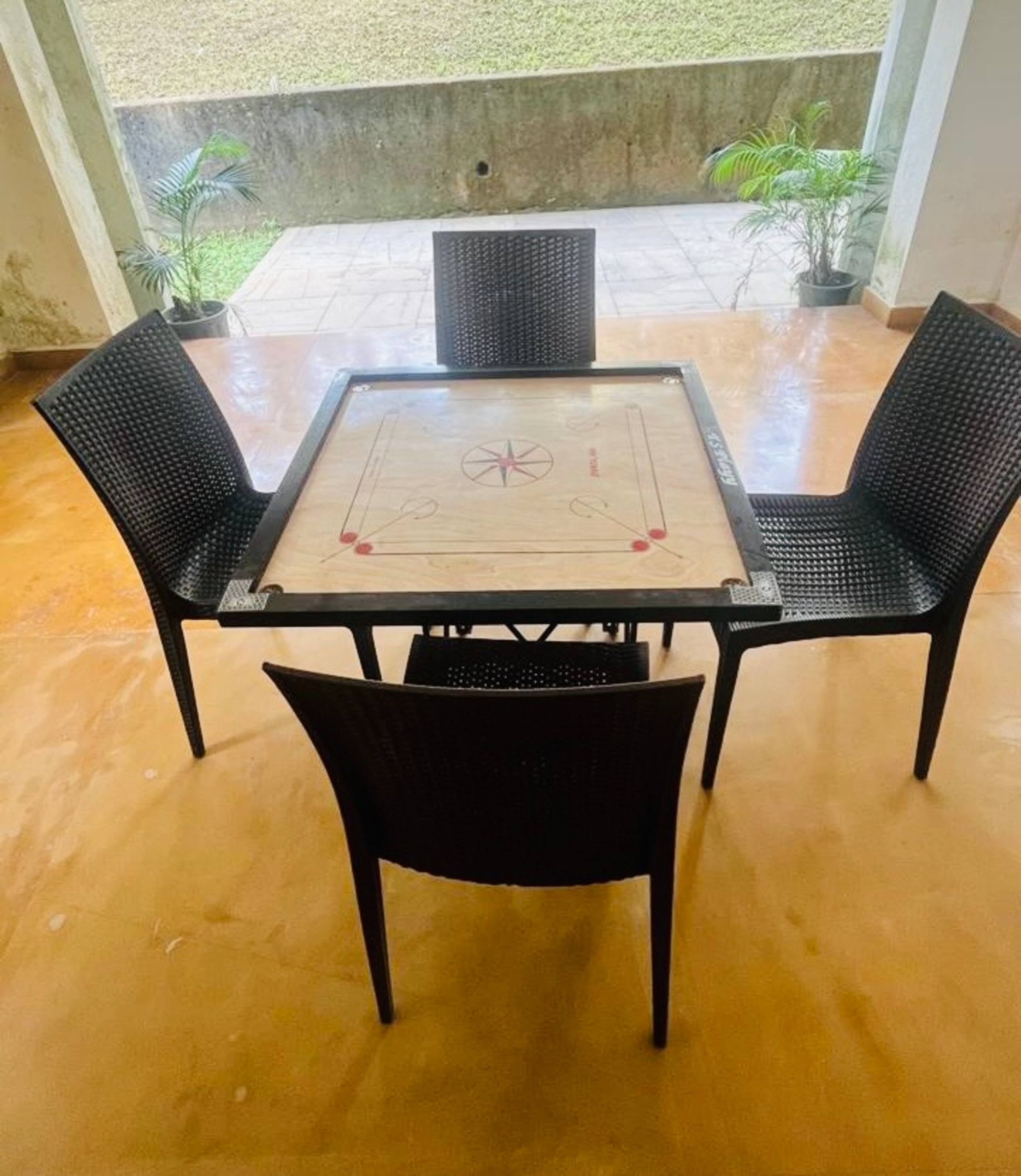 Leafy Escape | Bright 1BR | 5 mins to beach 25