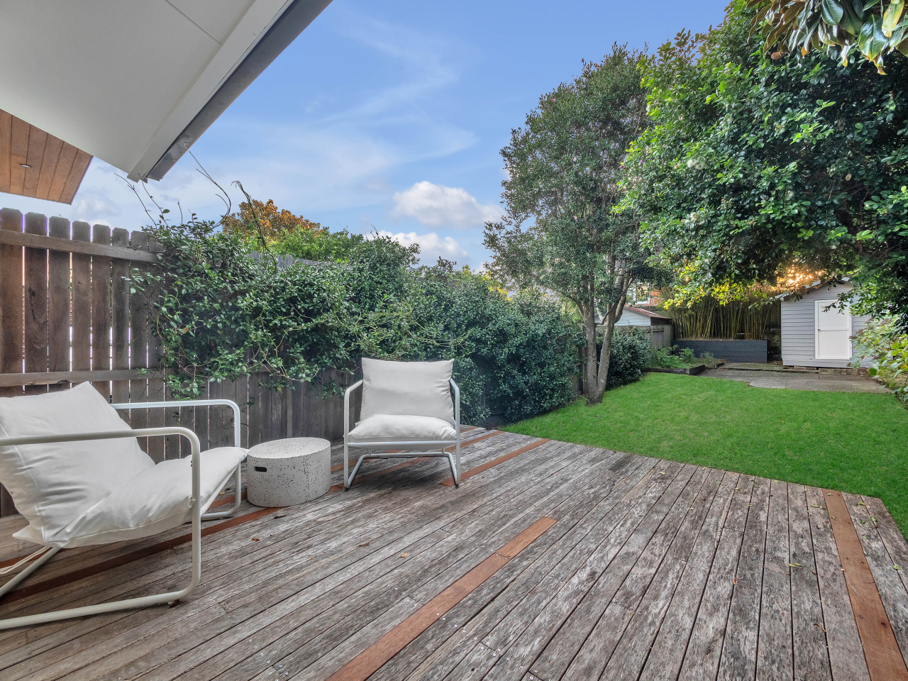 Sunlit Garden Home Set over a Single Level — foto 2