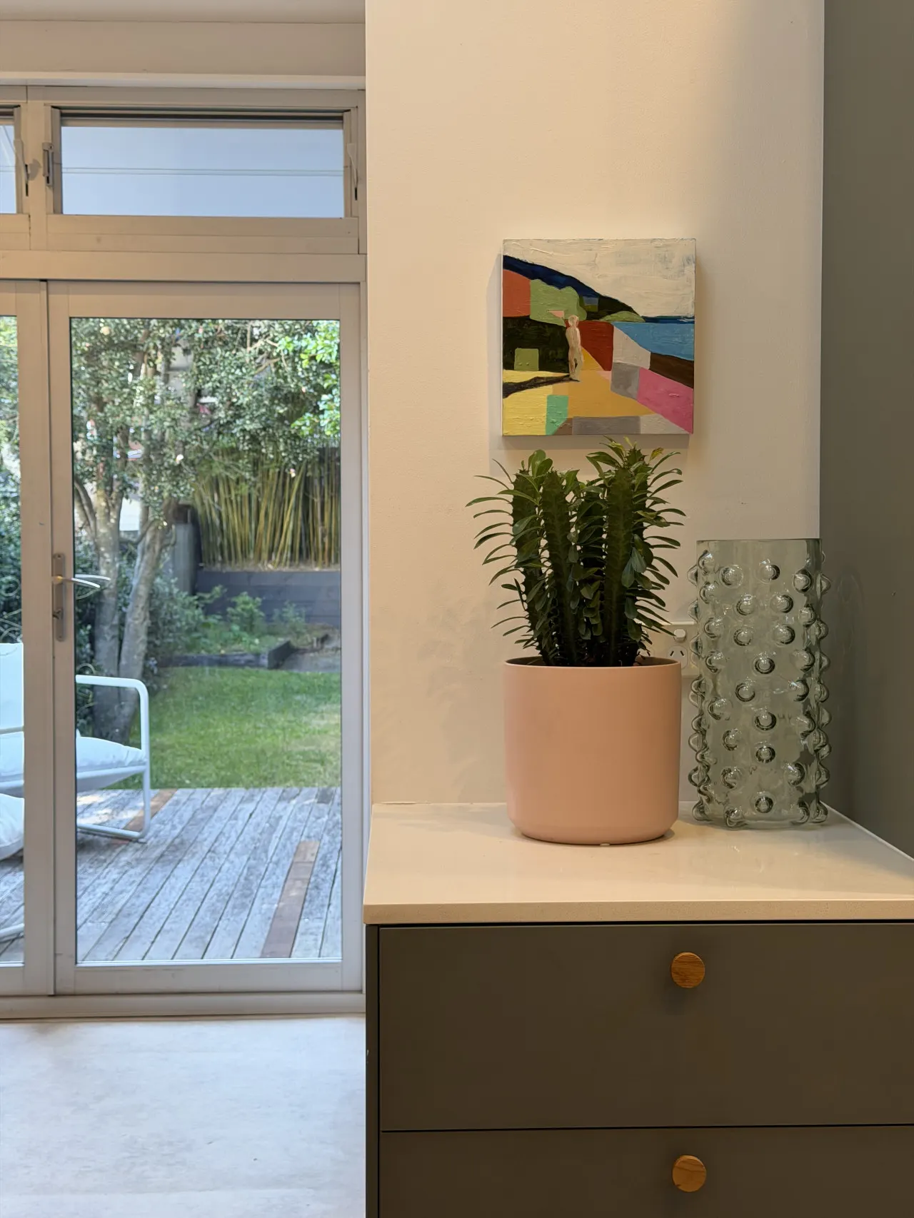 Sunlit Garden Home Set over a Single Level 18