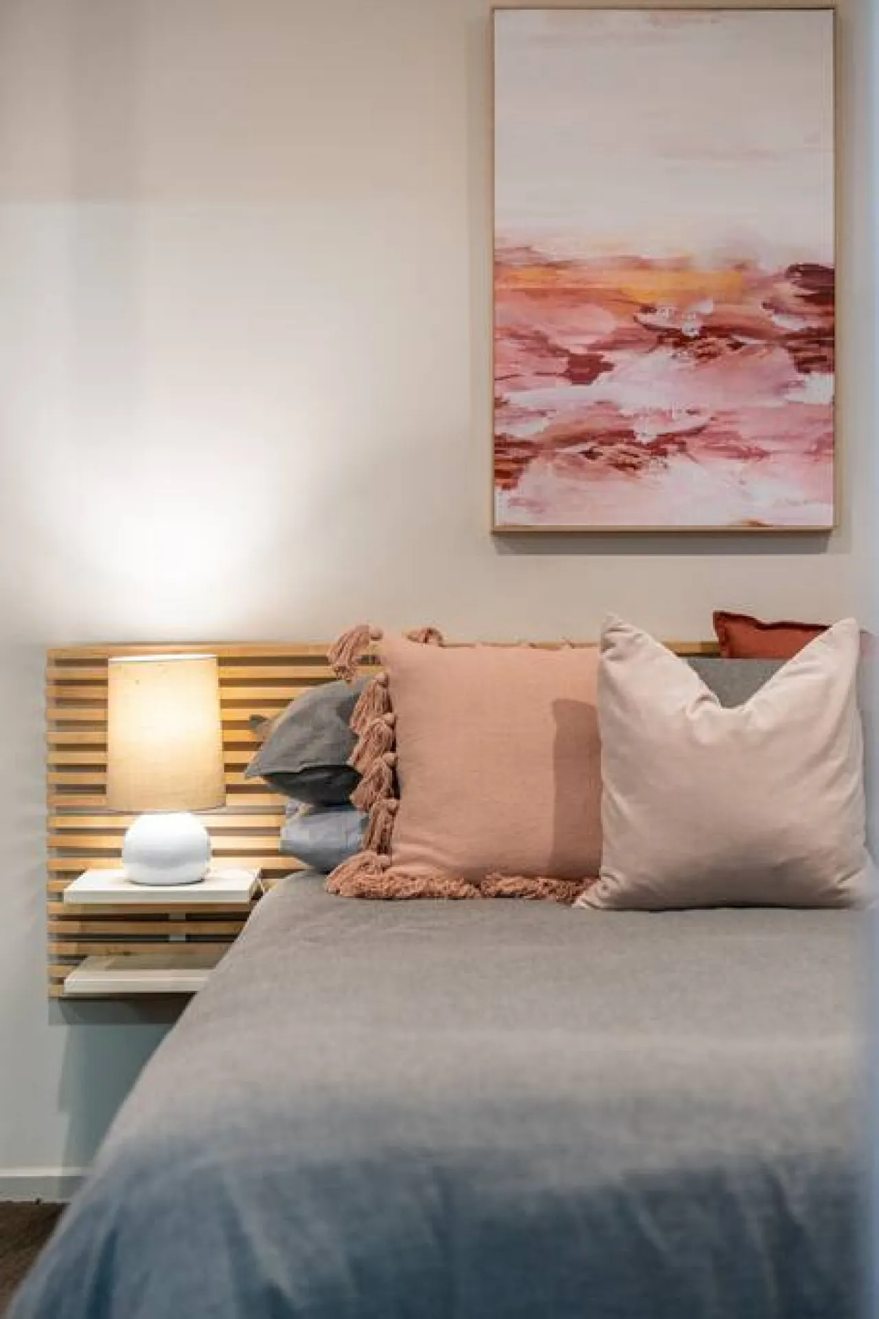 Huttside—Comfortable CBD Stay near Parklands 20