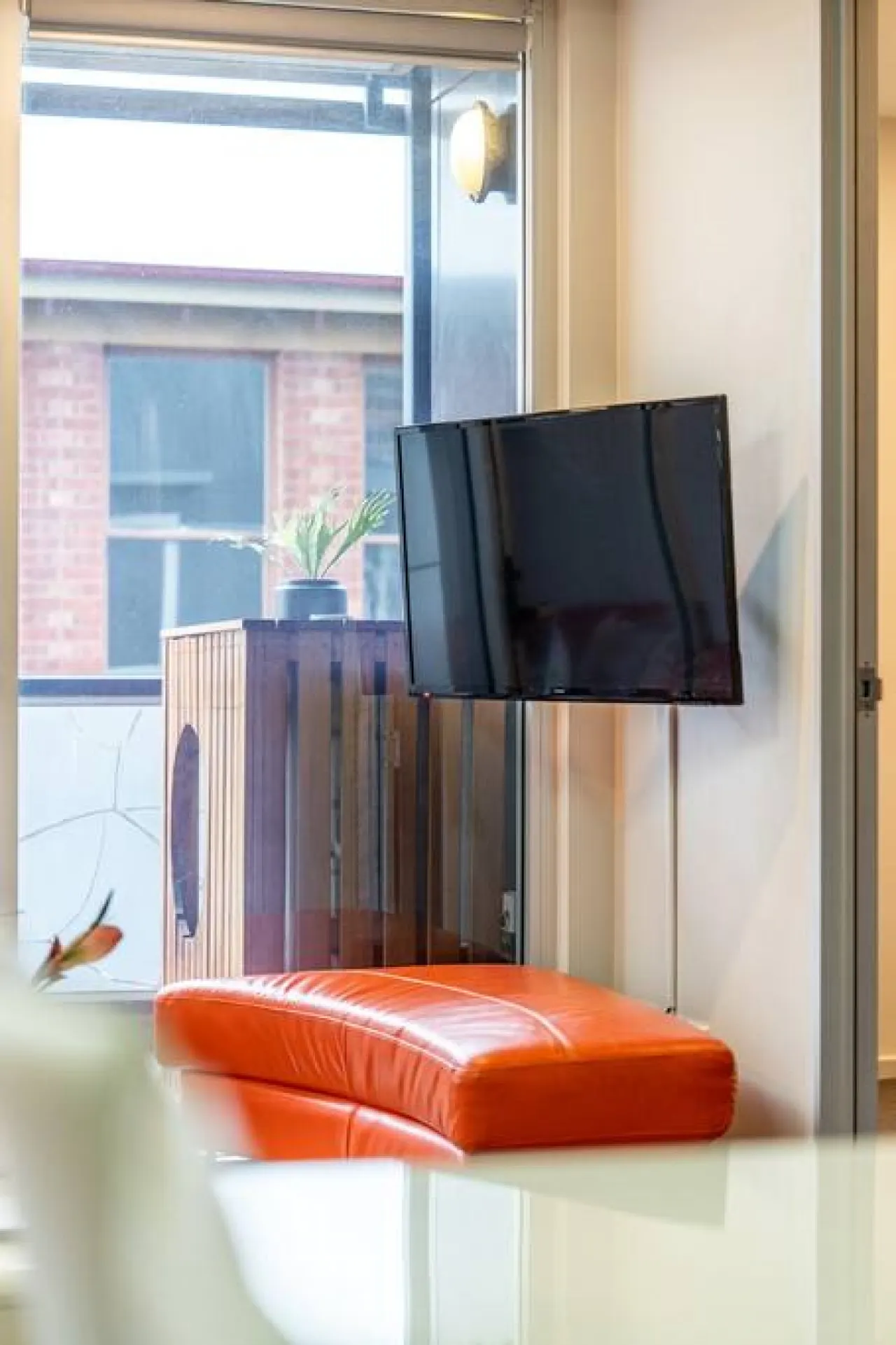 Huttside—Comfortable CBD Stay near Parklands 7