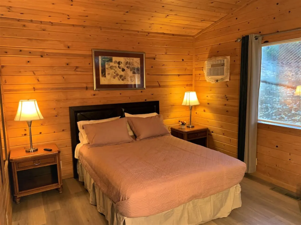 Lake-View Lodge Cabin #6 ( 2 BR Near The Village)