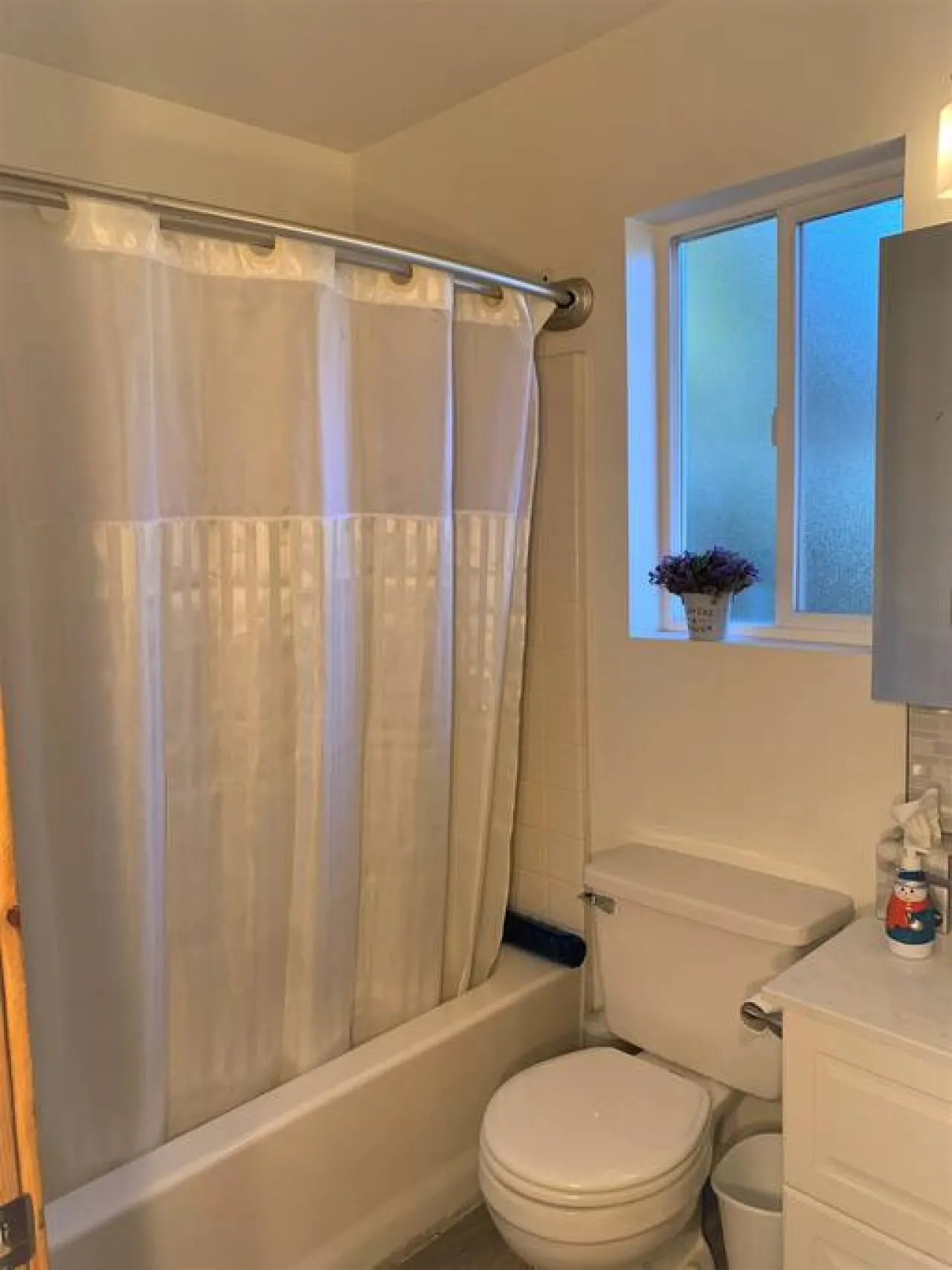 Lake-View Lodge Cabin #6 ( 2 BR Near The Village) 9