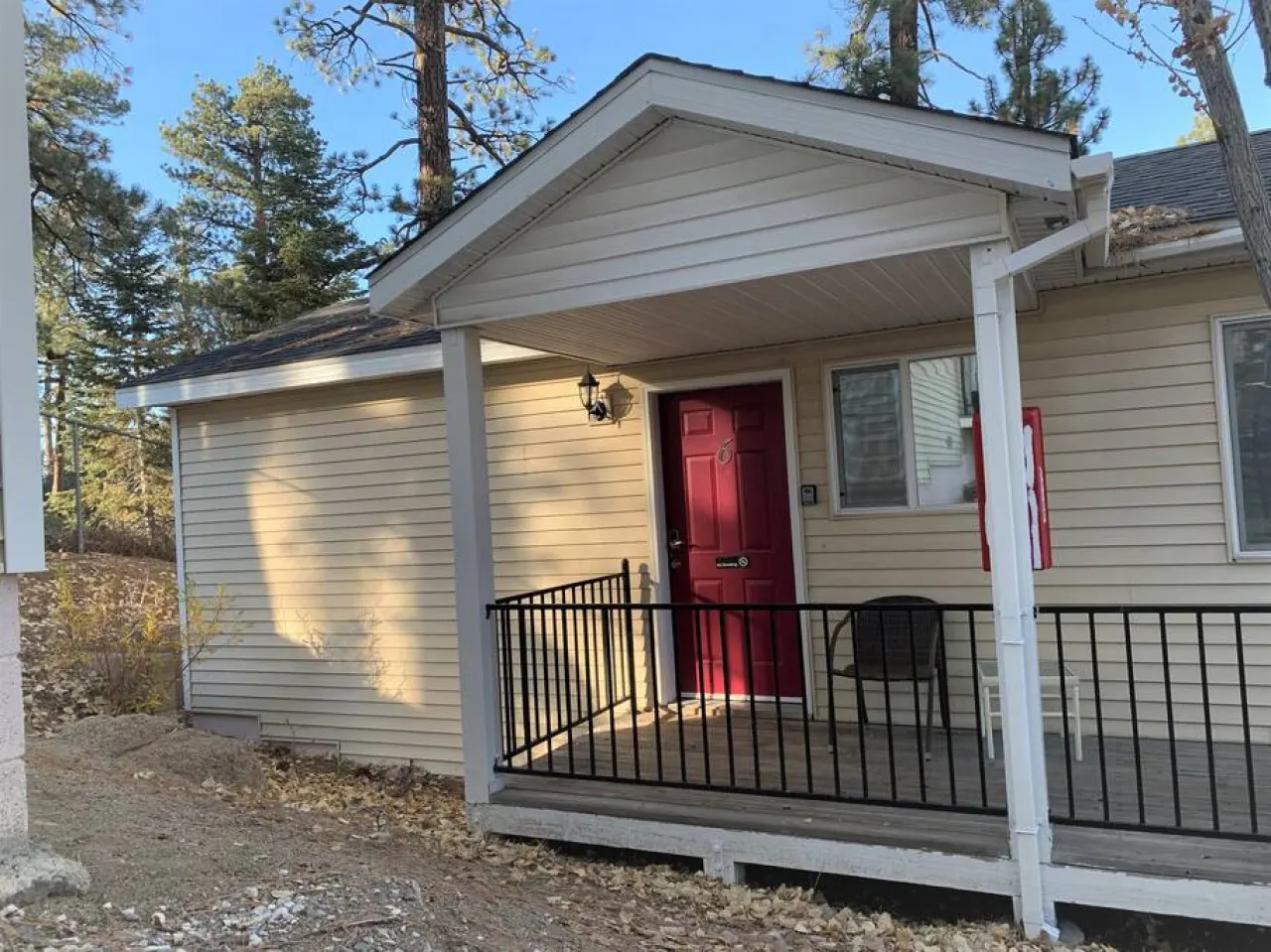Lake-View Lodge Cabin #6 ( 2 BR Near The Village) 11