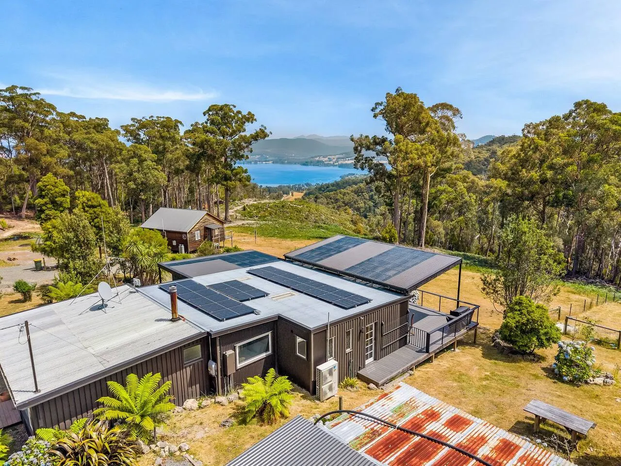 Spectacular Views of Deep Bay w/ Private Hot Tub 15