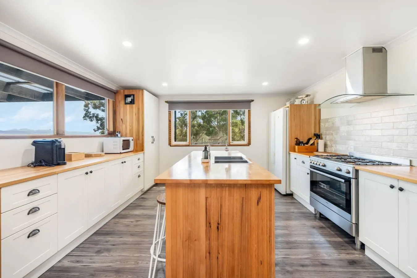 Spectacular Views of Deep Bay w/ Private Hot Tub 19