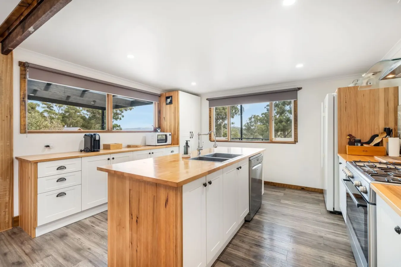 Spectacular Views of Deep Bay w/ Private Hot Tub 7