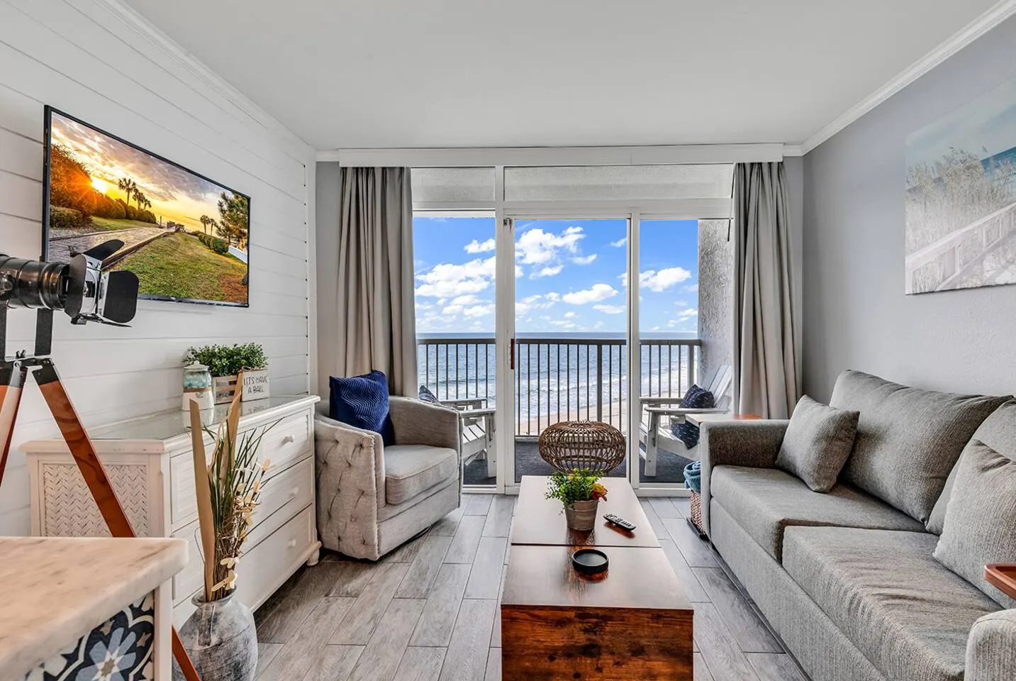 Oceanfront 1BR • King Bed • Pools & 2 Lazy Rivers — photo 2