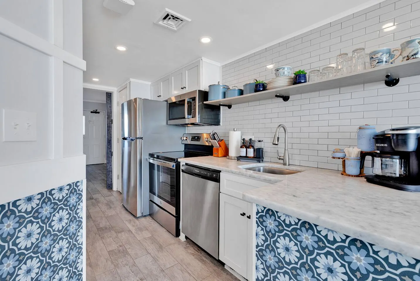 Oceanfront 1BR • King Bed • Pools & 2 Lazy Rivers — photo 4
