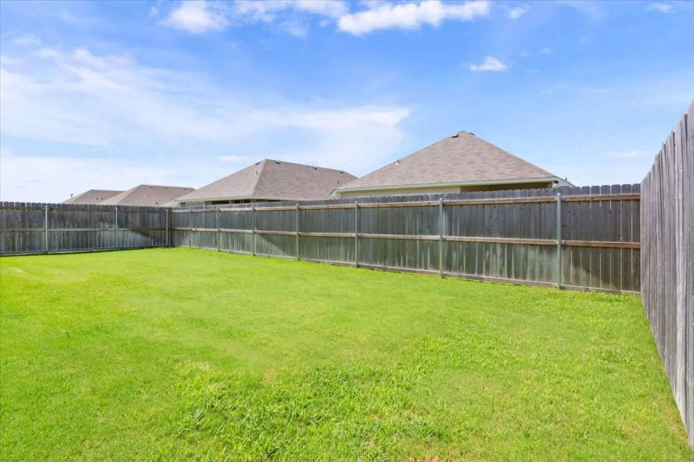 5 Beds Sleeps 8 w/ Garage Parking 9