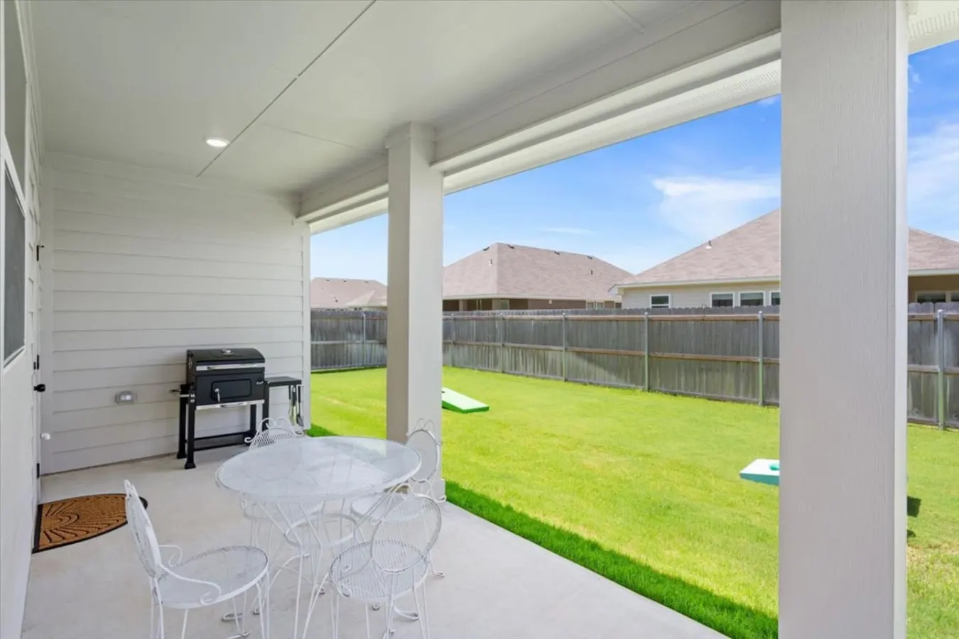 5 Beds Sleeps 8 w/ Garage Parking 5