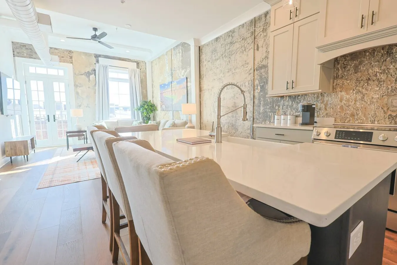 Gay St Luxury: Walk Everywhere! 10