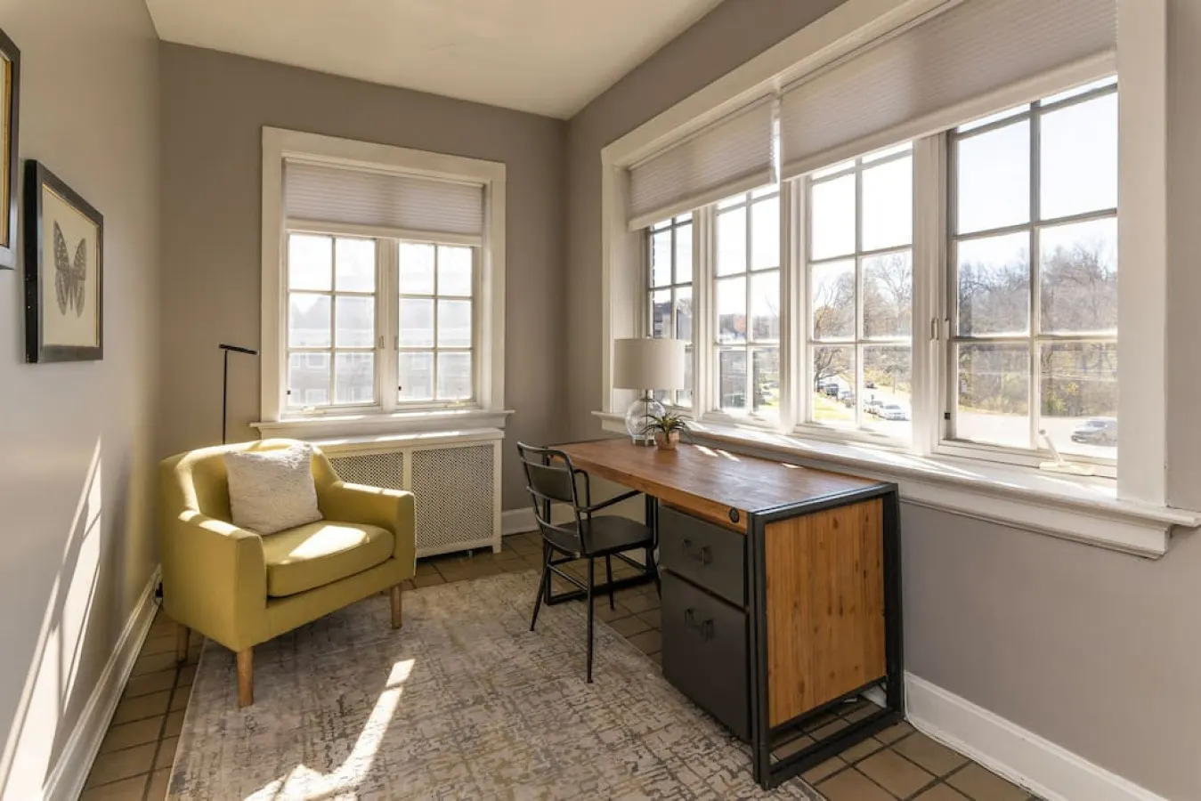 Spacious in Hyde Park with Patio 12
