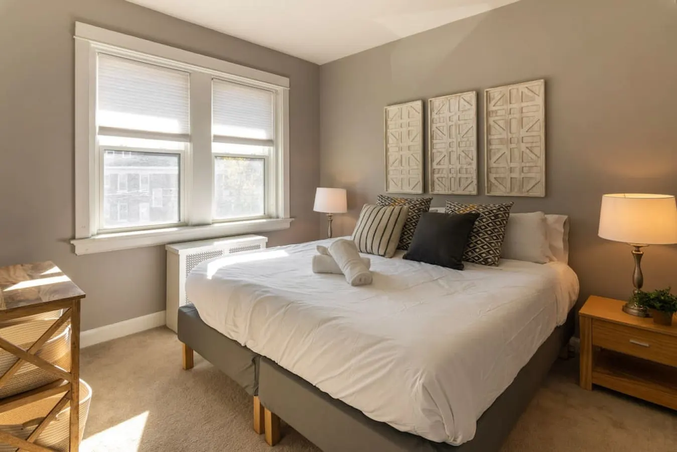 Spacious in Hyde Park with Patio 19