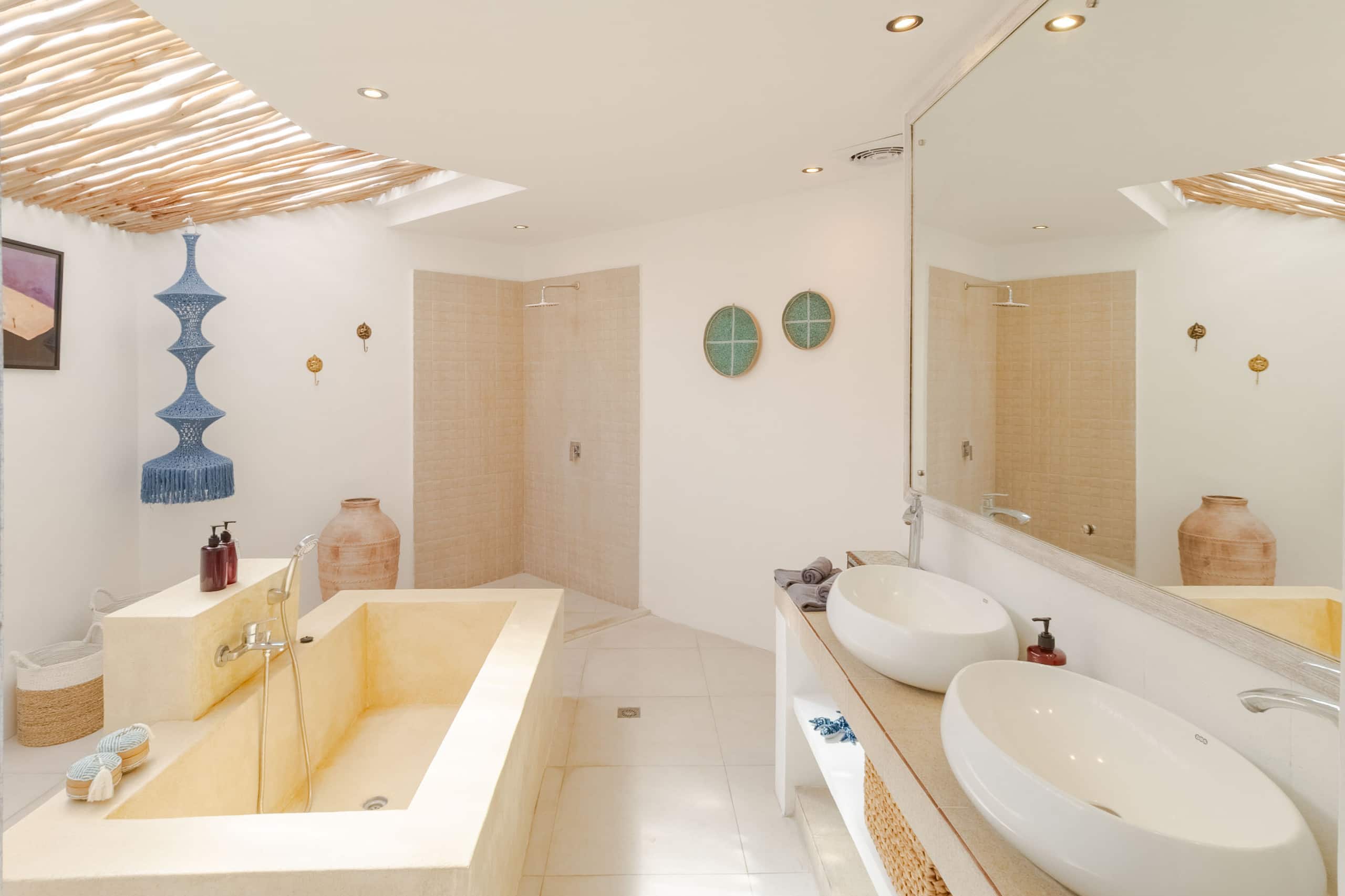Family Getaway! 3BR Pool Villa in Central Seminyak — photo 5