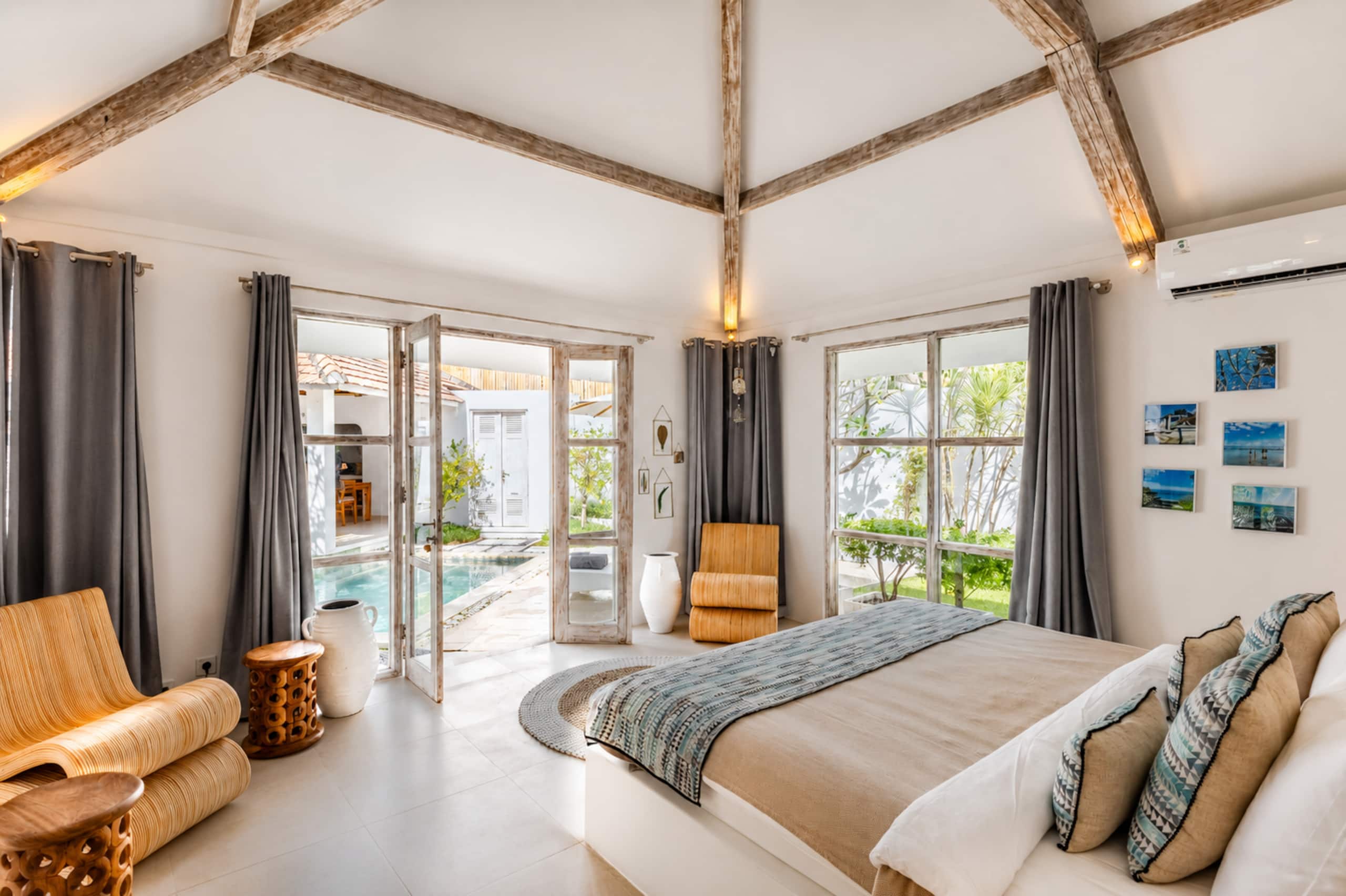 Family Getaway! 3BR Pool Villa in Central Seminyak — photo 2
