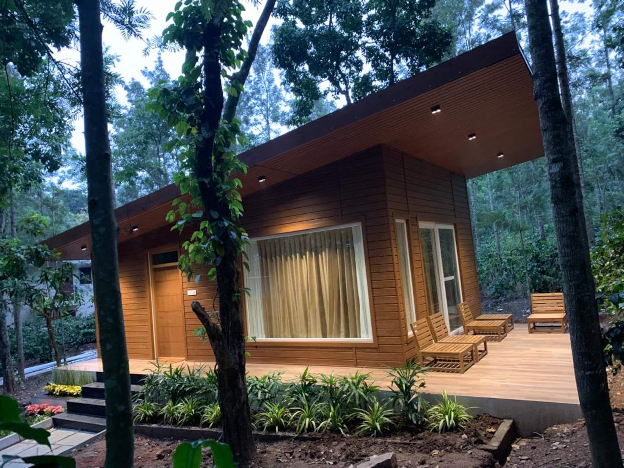 Livingston Homestay-Wooden Cottage-Chikmagalur