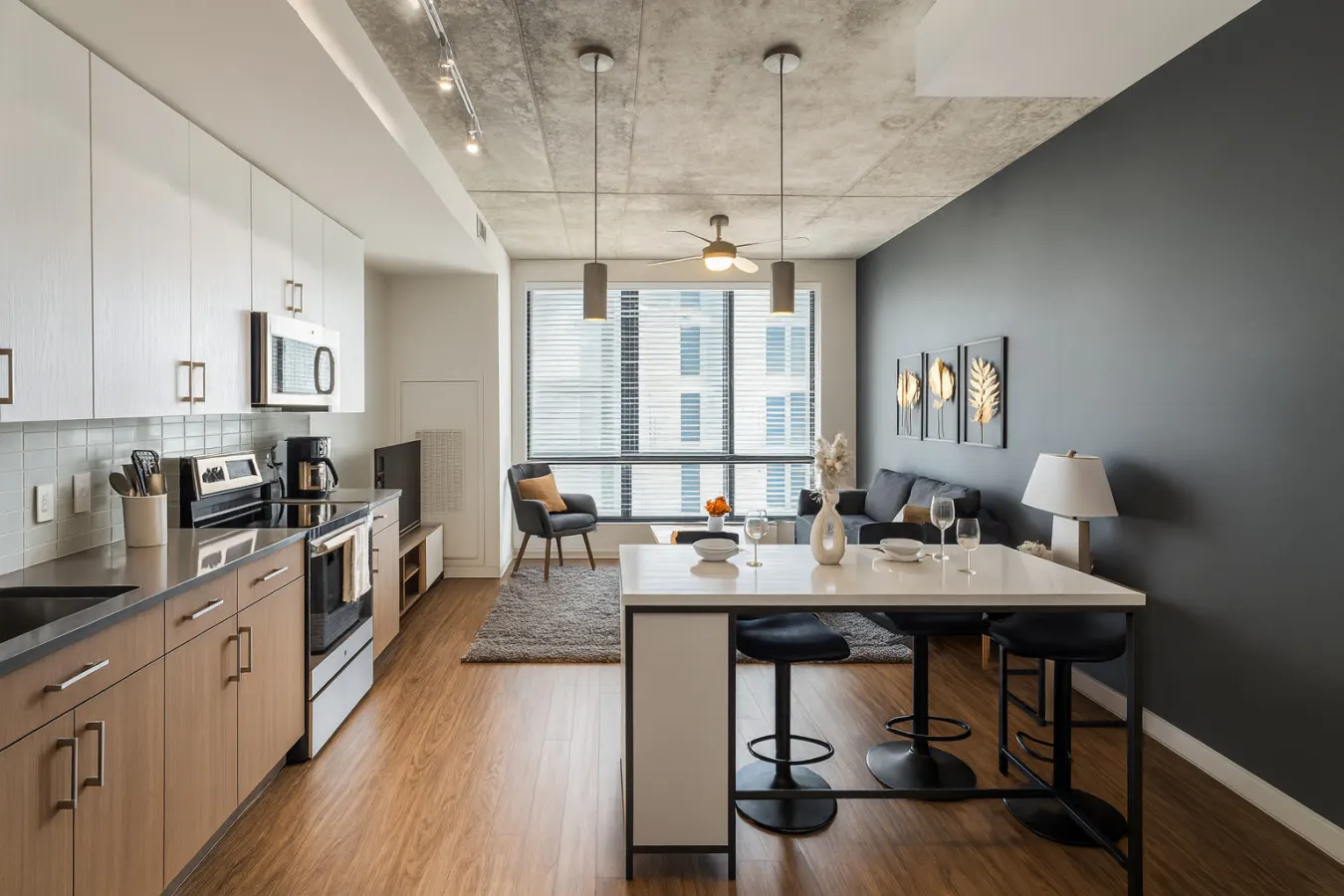 City Escape 2BR Apt w/ Resort Amenities 8