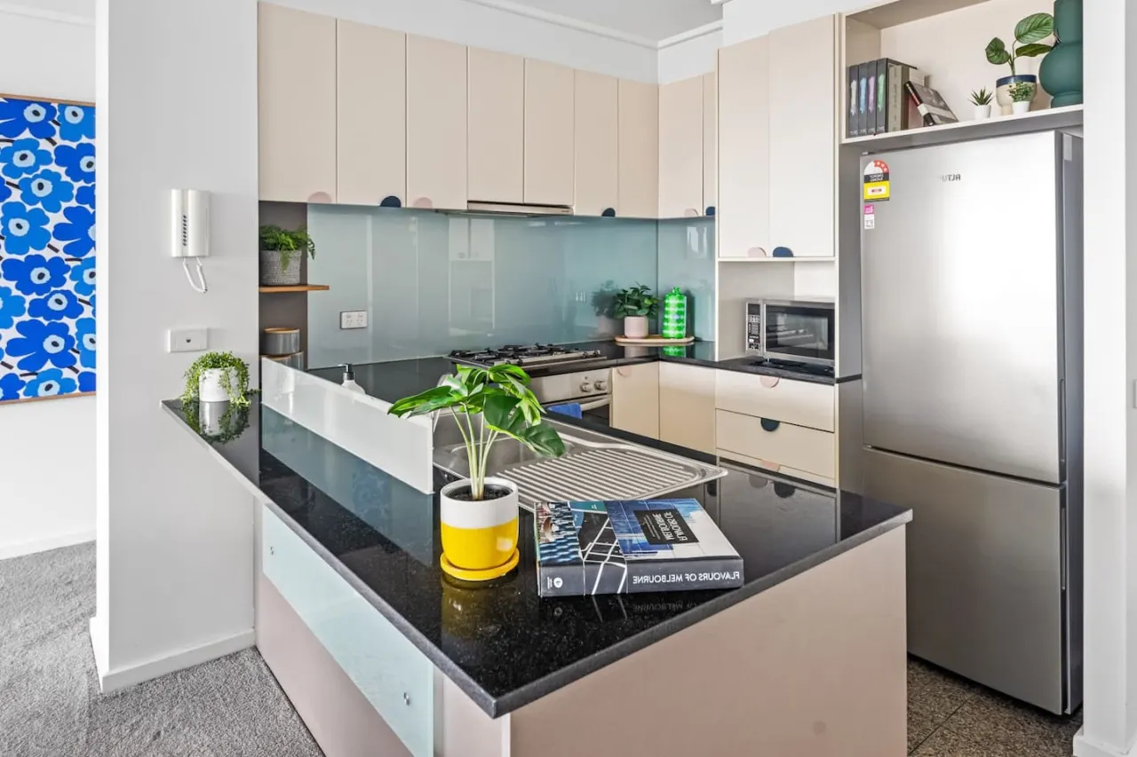 Aiko- Penhouse style 3 bed/2bath Melbourne Home 12