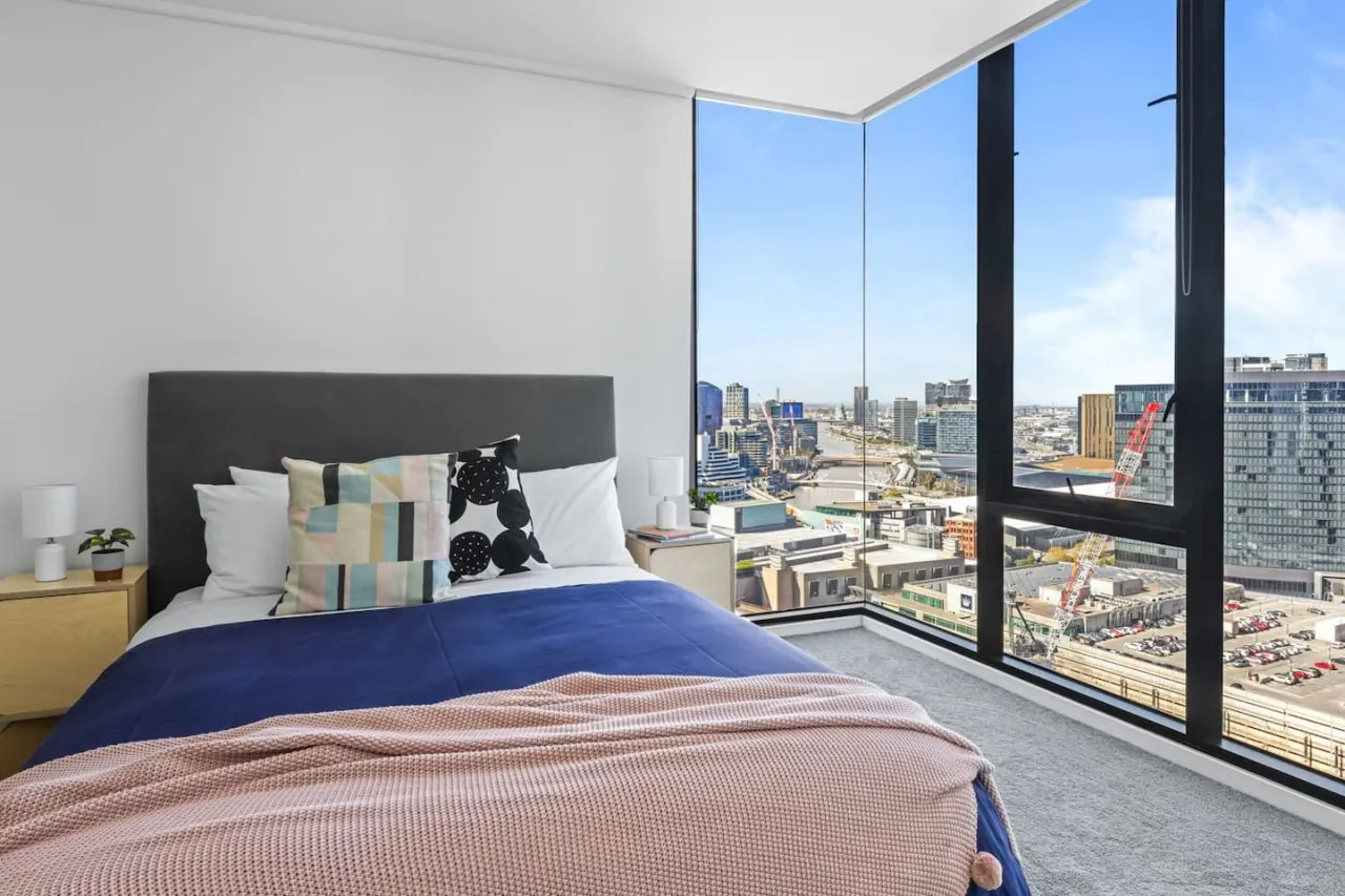 Aiko- Penhouse style 3 bed/2bath Melbourne Home 16