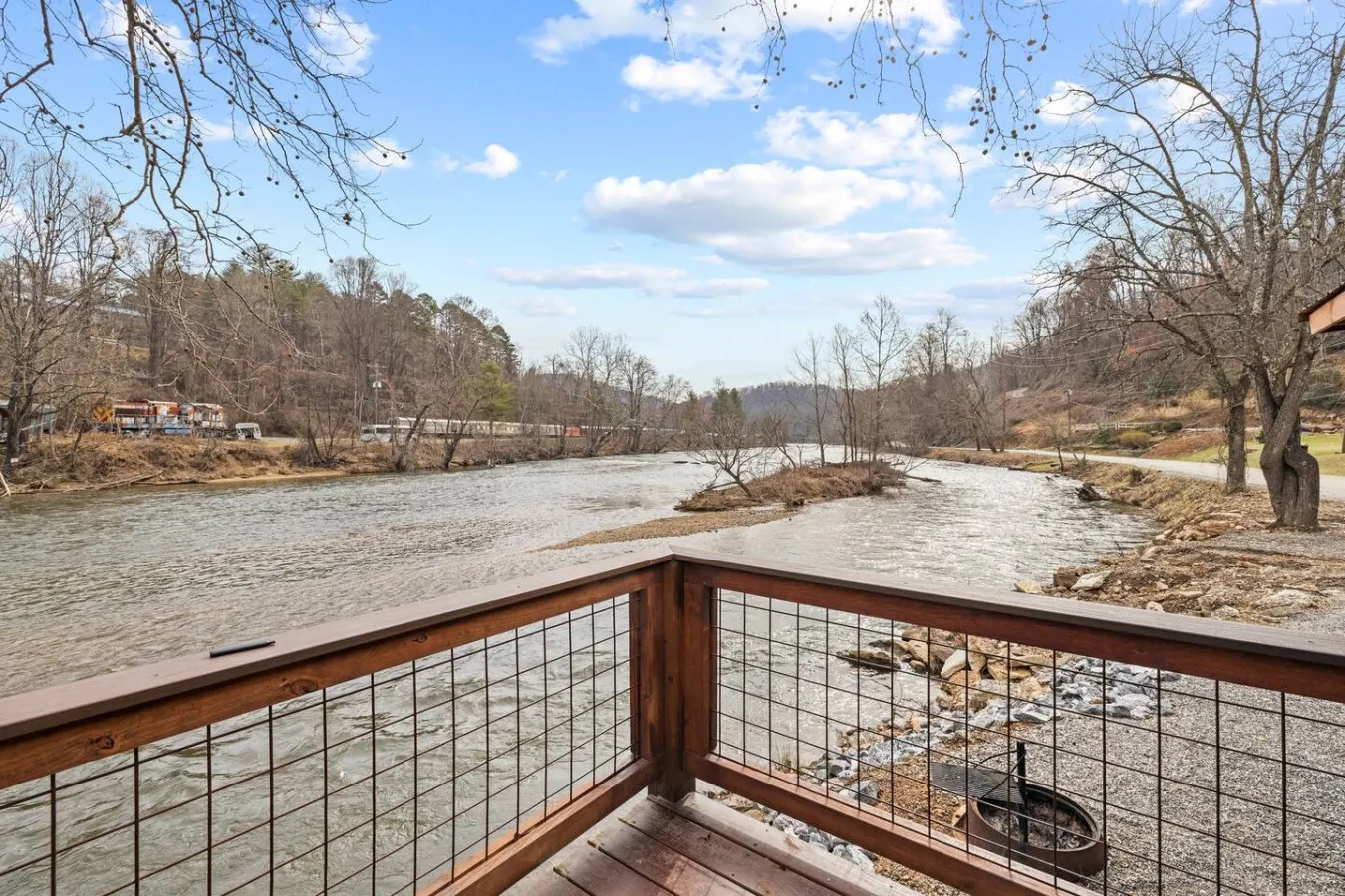 Riverfront Cabin | Fish, Hike & 5 Min to Sylva