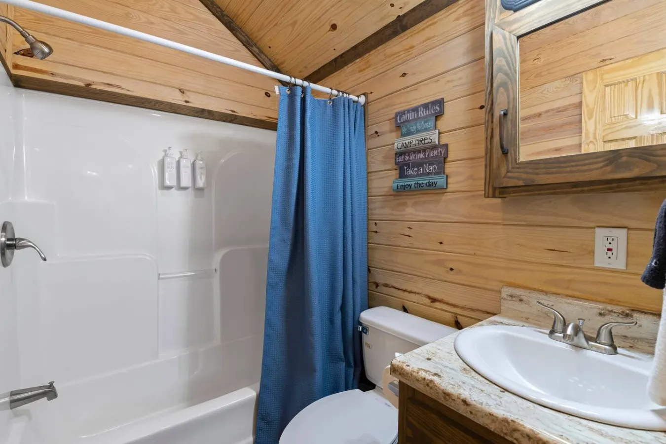 Riverfront Cabin Fish, Hike & 5 Min to Sylva 11