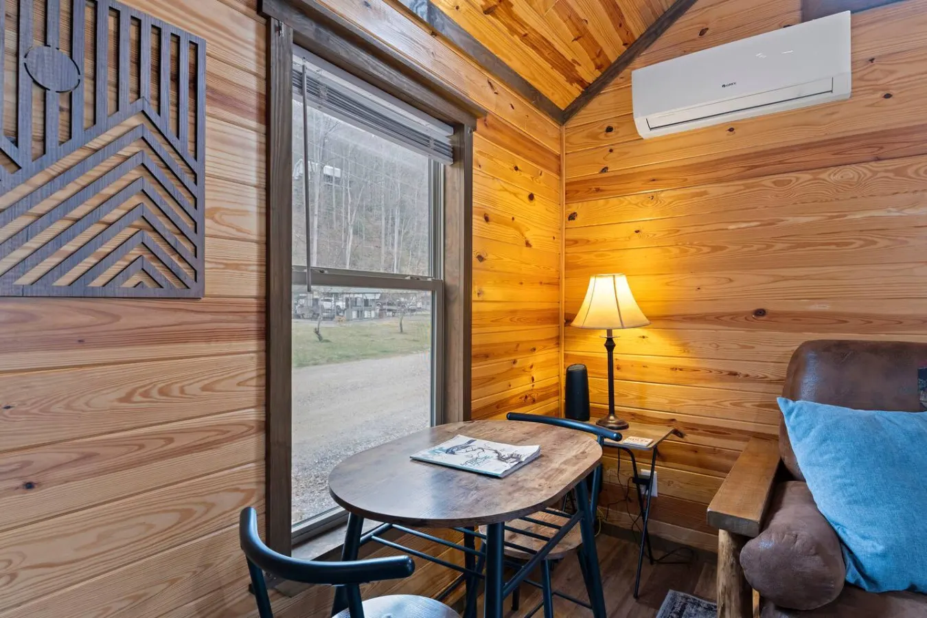Riverfront Cabin Fish, Hike & 5 Min to Sylva 15